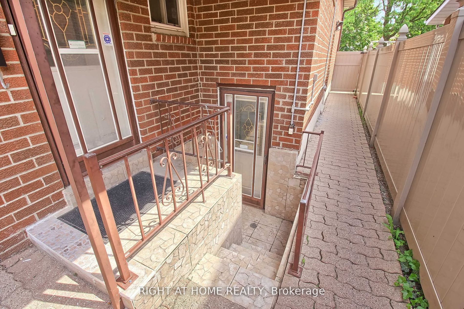 Unit 2 - 37 Cherry Hills Road, Vaughan 2