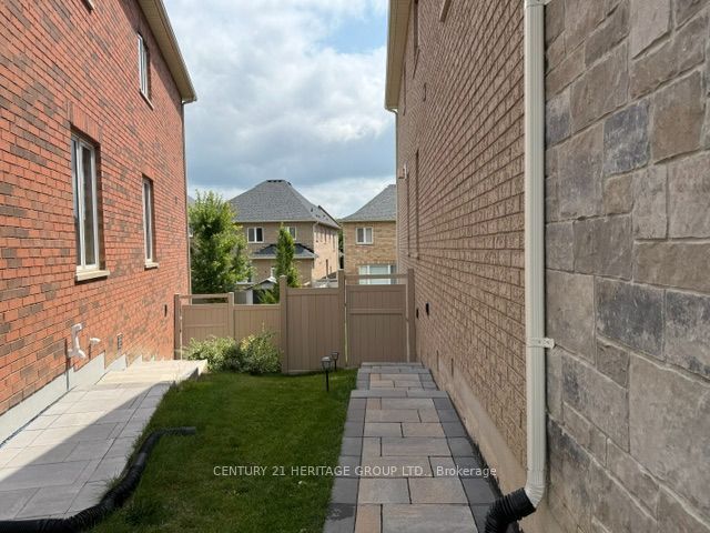 23 Goldeneye Drive, East Gwillimbury 3