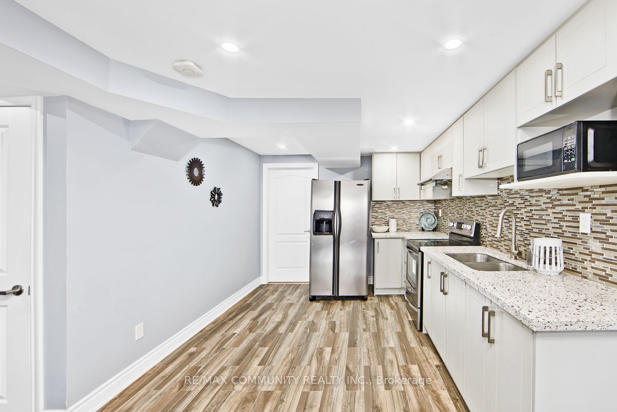 Unit Basement - 58 Clamerten Road, Whitchurch-Stouffville 3