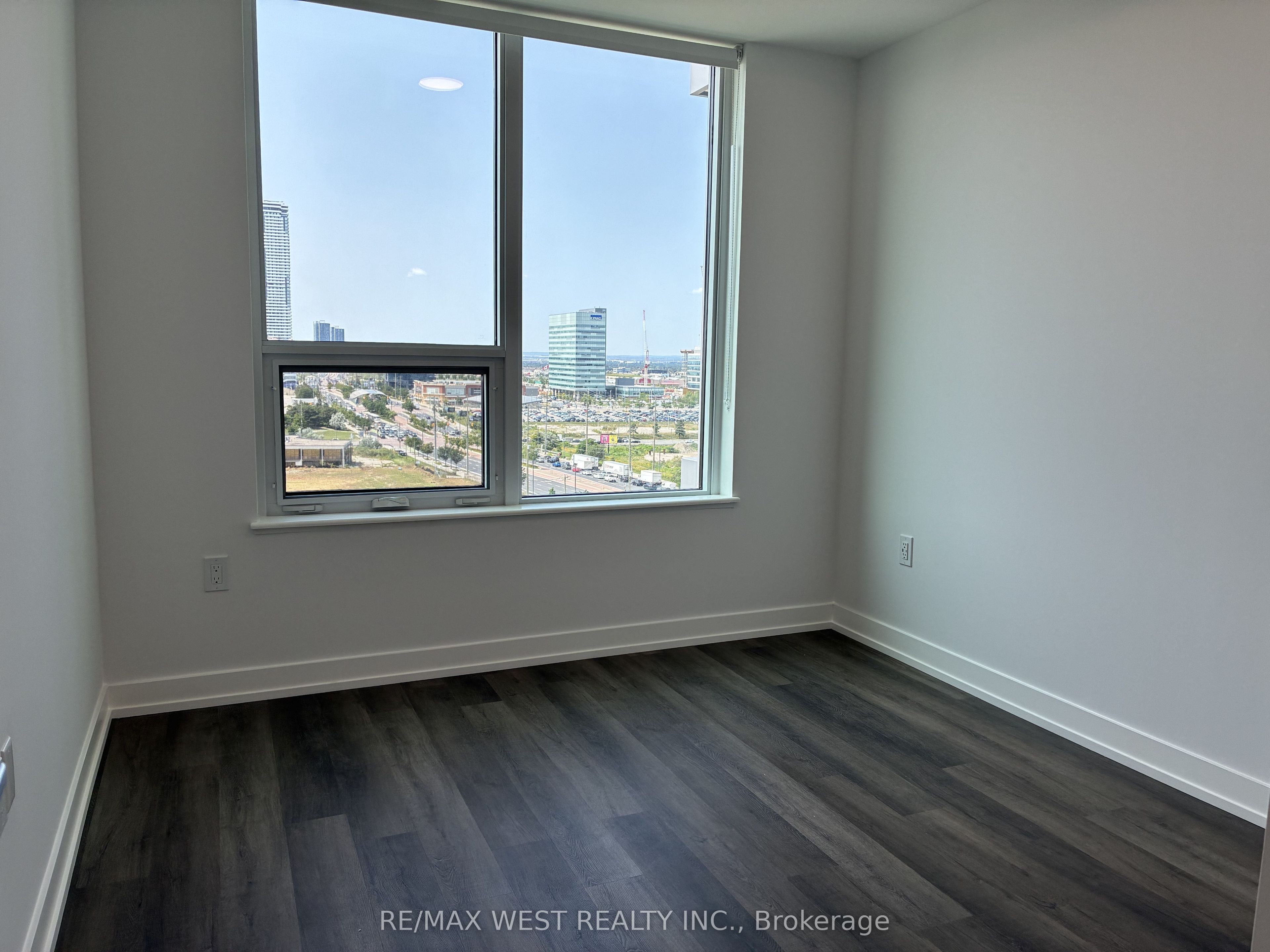 Unit 1004 - 21 Meadowdale Road, Vaughan 5