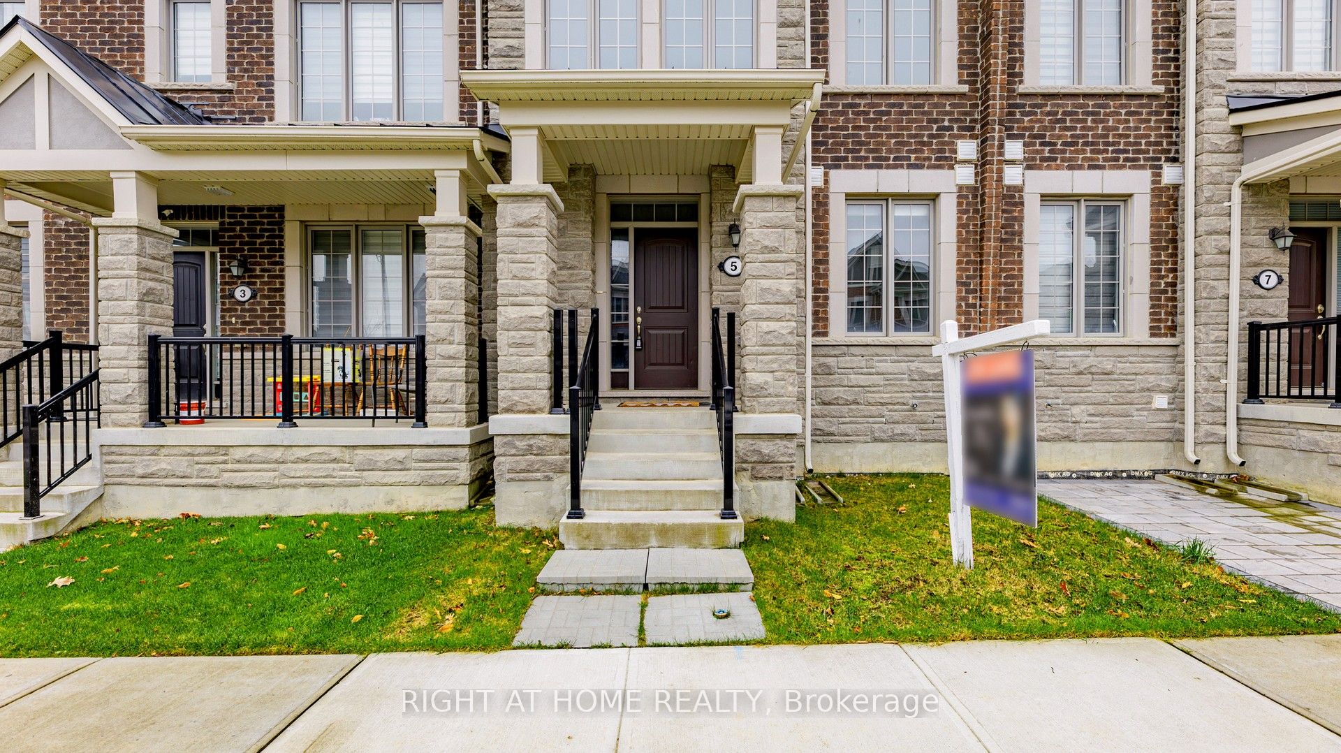 5 Casely Avenue, Richmond Hill 4