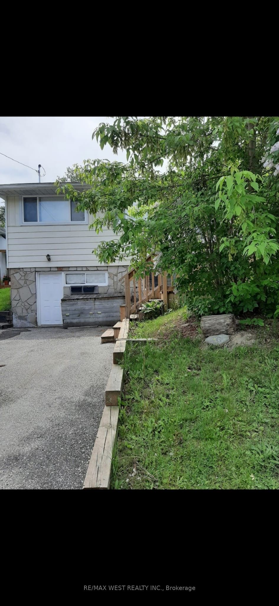 Unit Main Floor - 336 Ontario Street, Newmarket 1