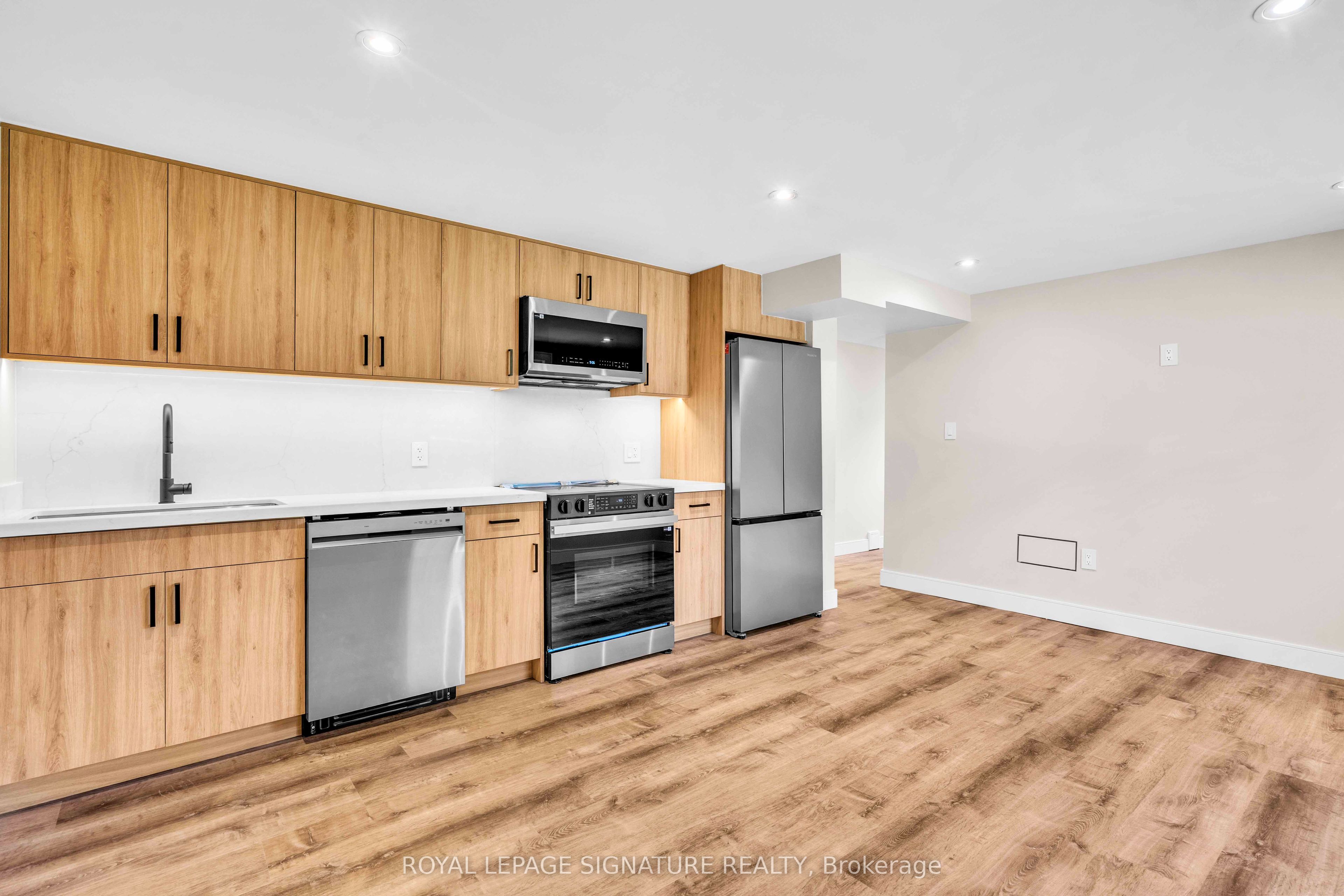 Unit Unit B - 986 Srigley Street, Newmarket 3