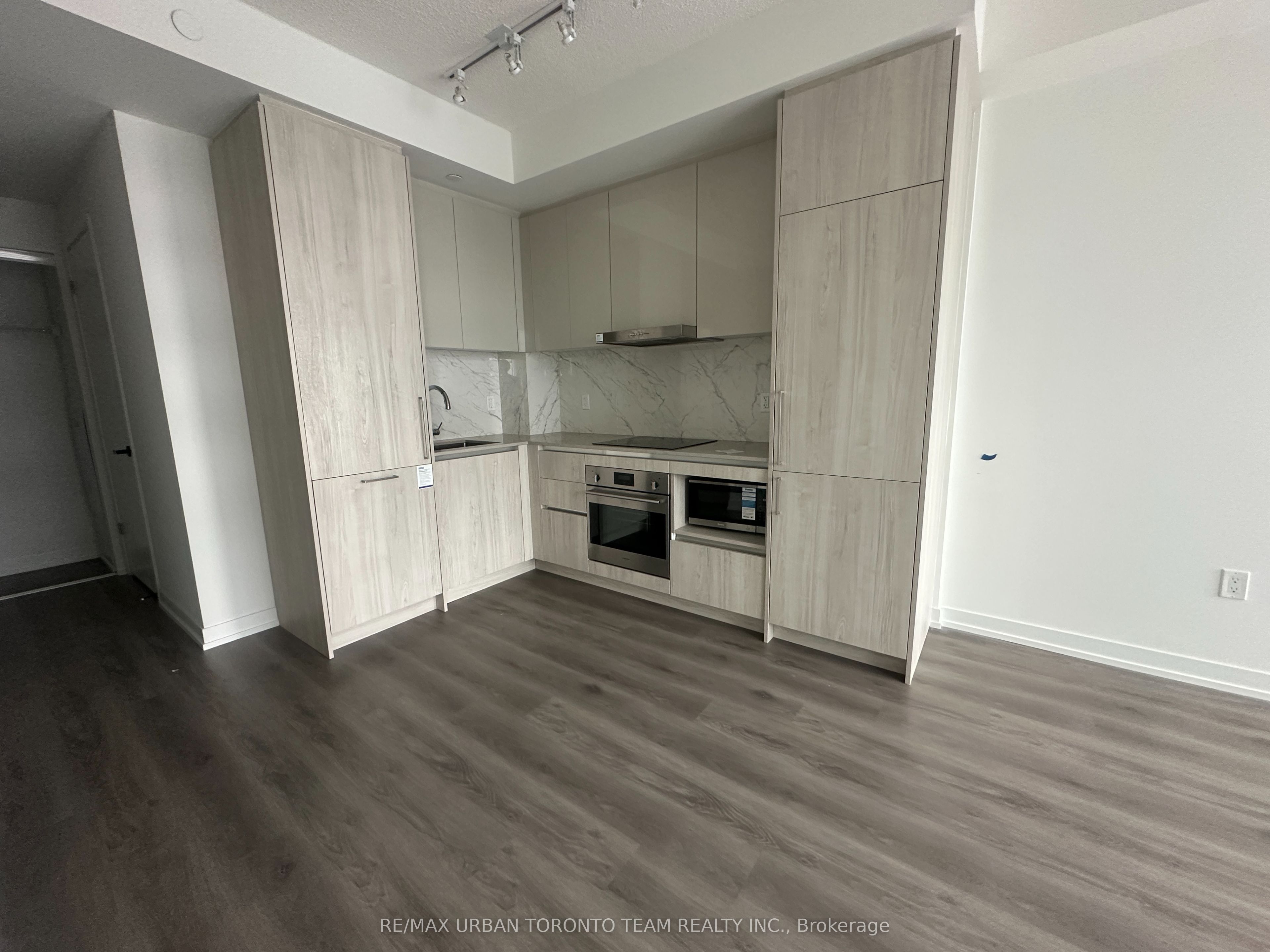 Unit 6001 - 225 Commerce Street, Vaughan 4