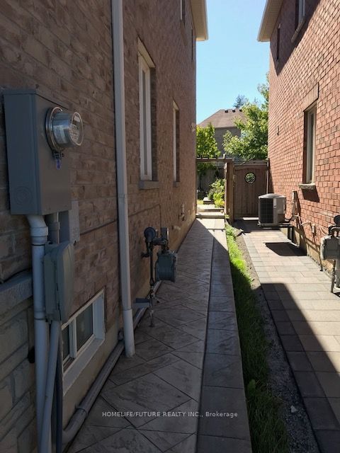 Unit Bsmt - 59 Pelister Drive, Markham 2