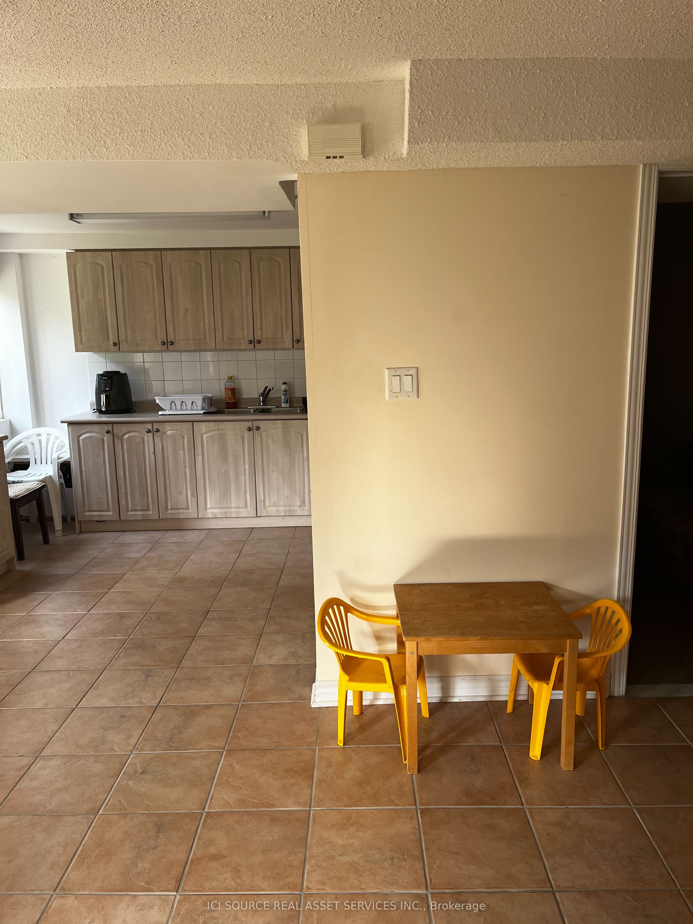 Unit Lower - 62 Grover Hill Avenue, Richmond Hill 4