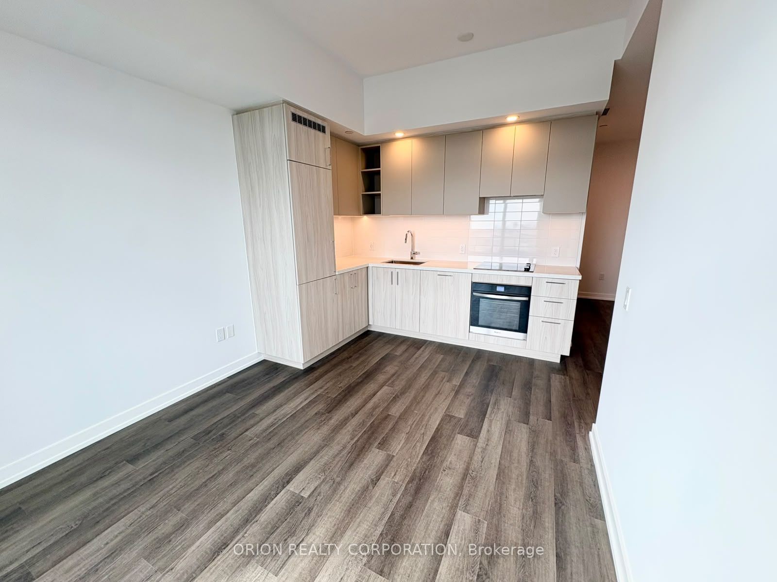 Unit 1912 - 21 Meadowdale Road, Vaughan 4
