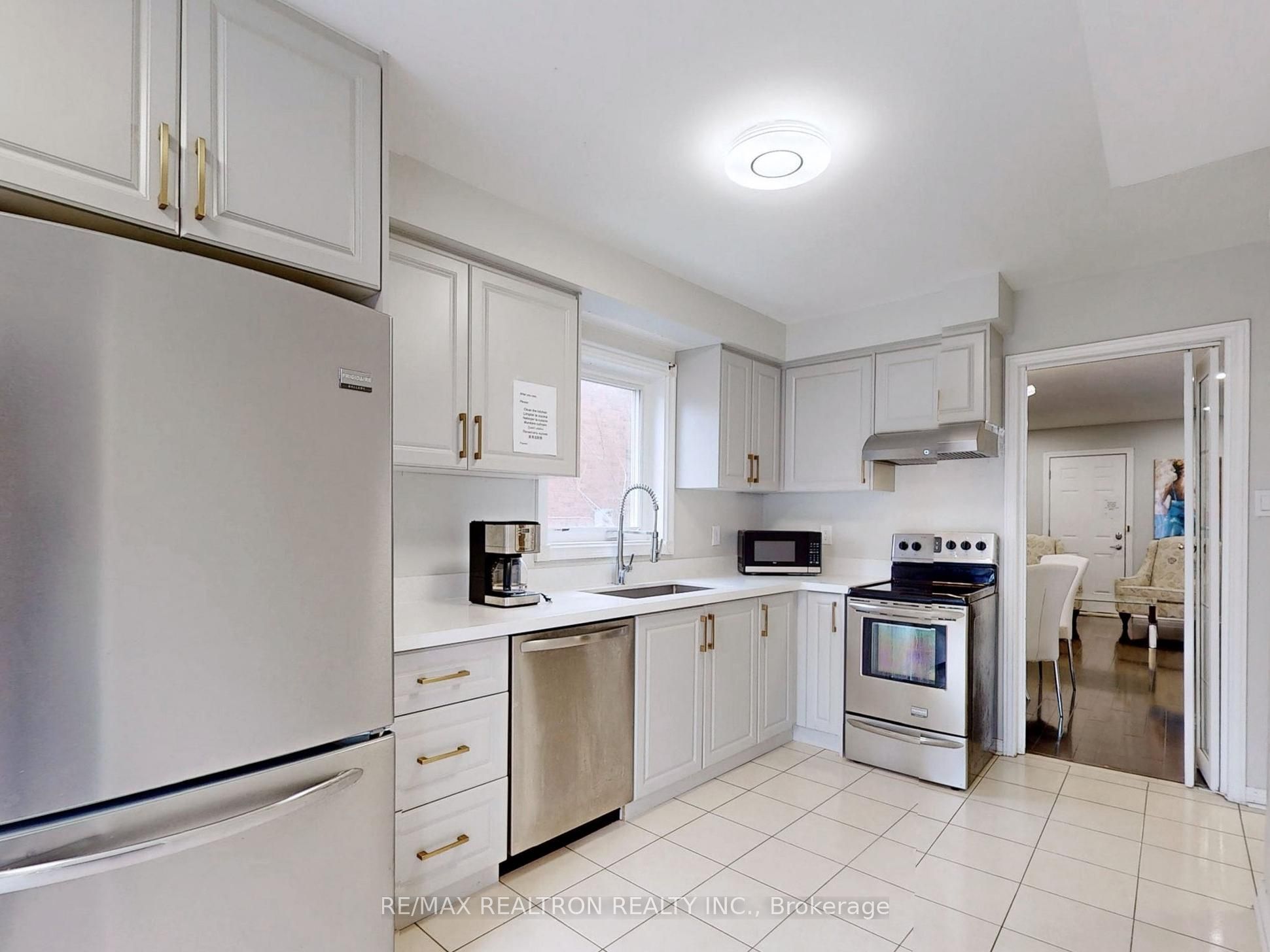 Unit Upper - 8 Estoril Street, Richmond Hill 2