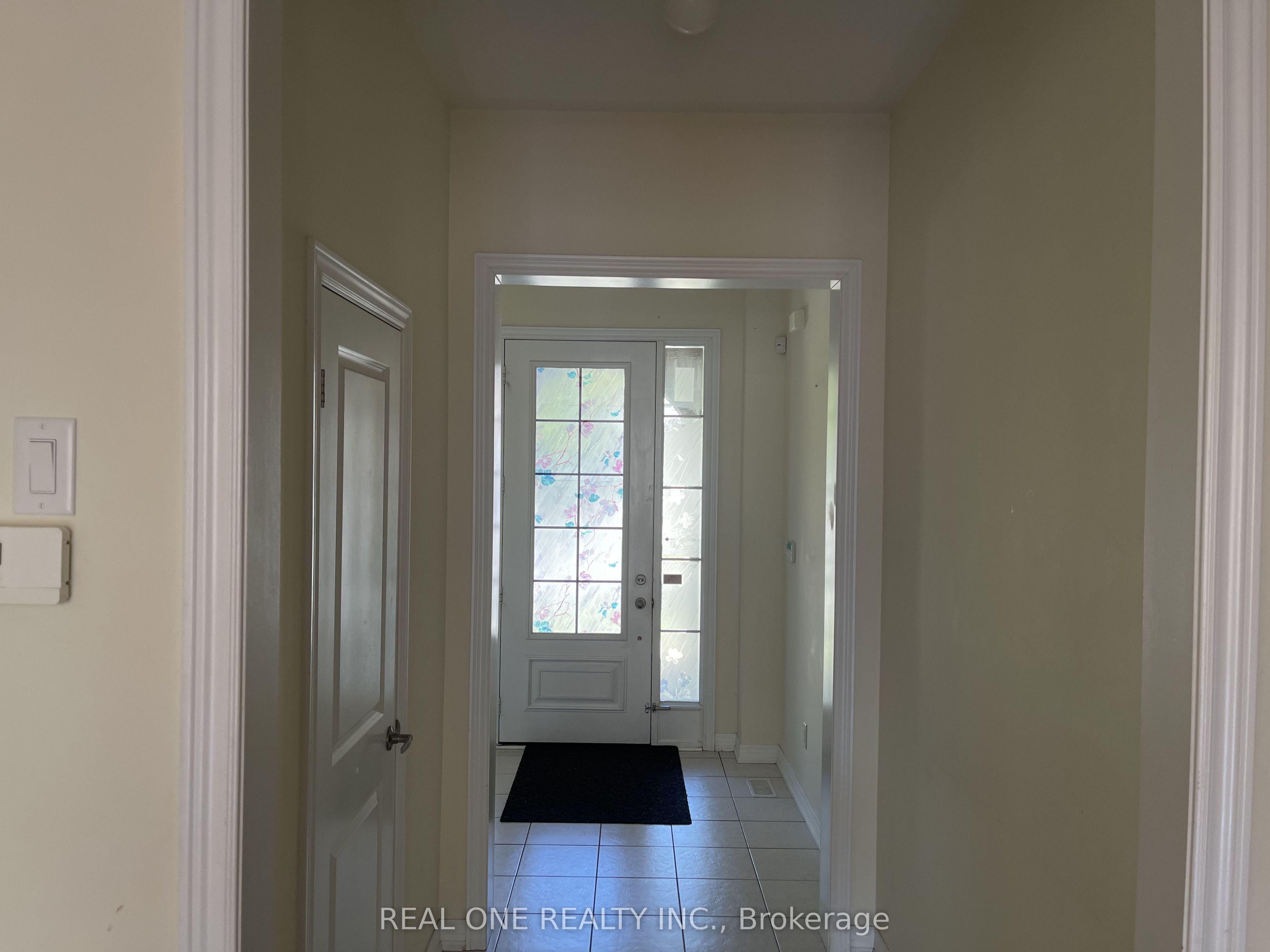 25 Paper Mills Crescent, Richmond Hill 2