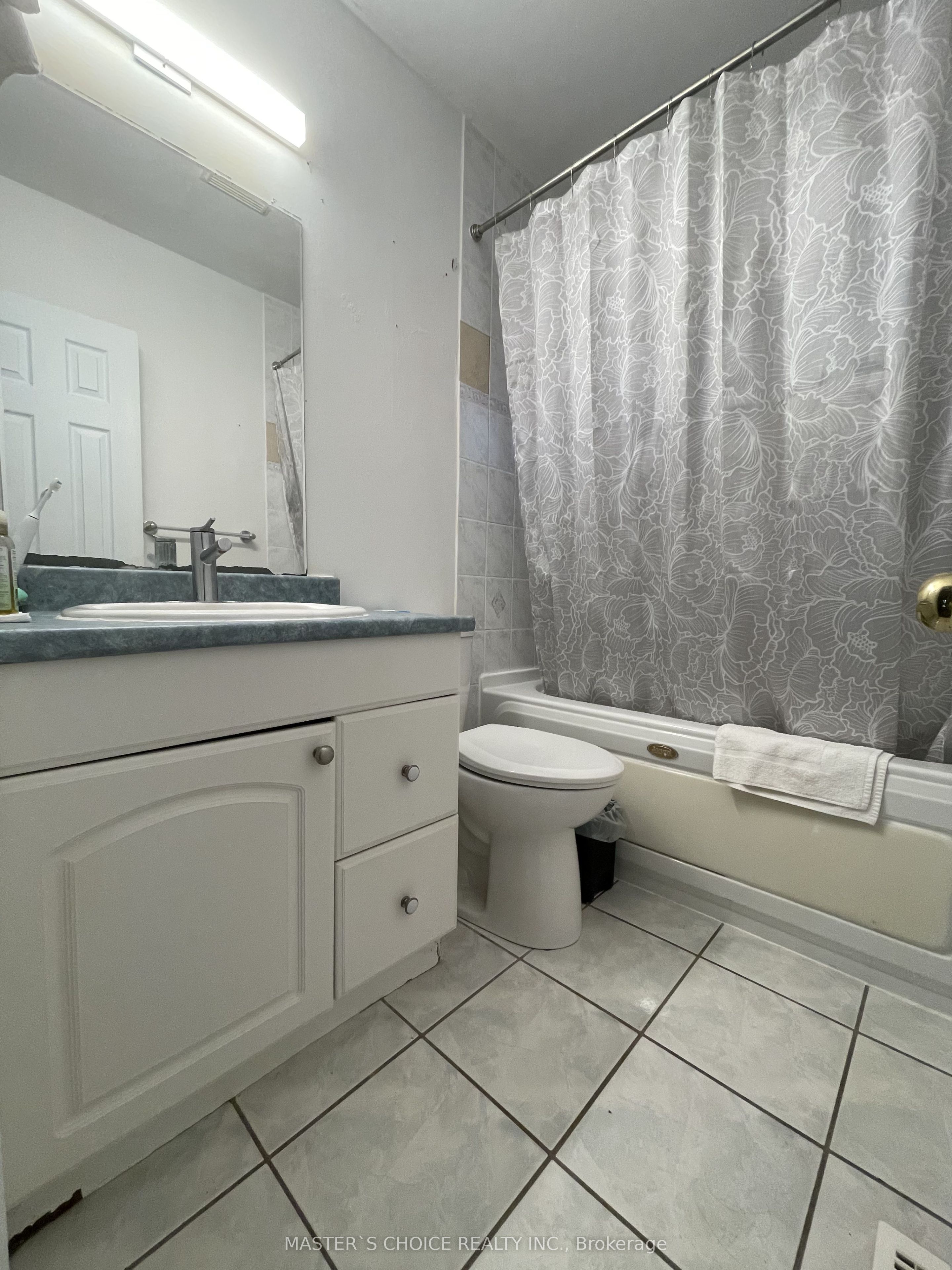 39 Richardson Drive S, Aurora 4