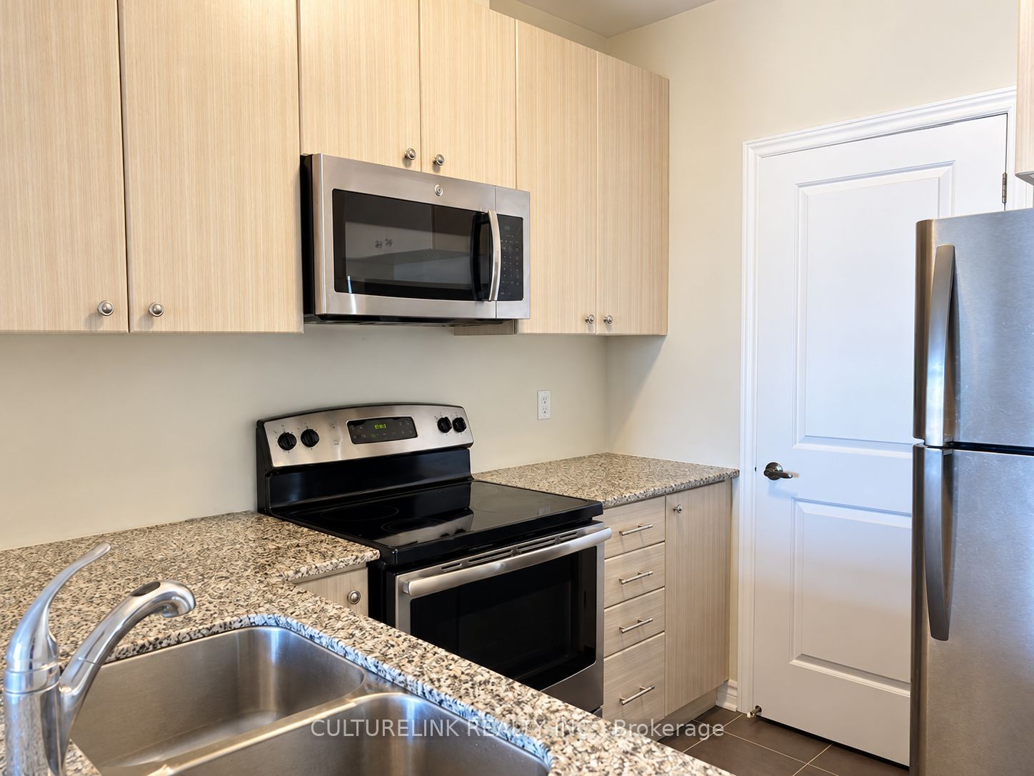 Unit 603 - 7768 Kennedy Road, Markham 3