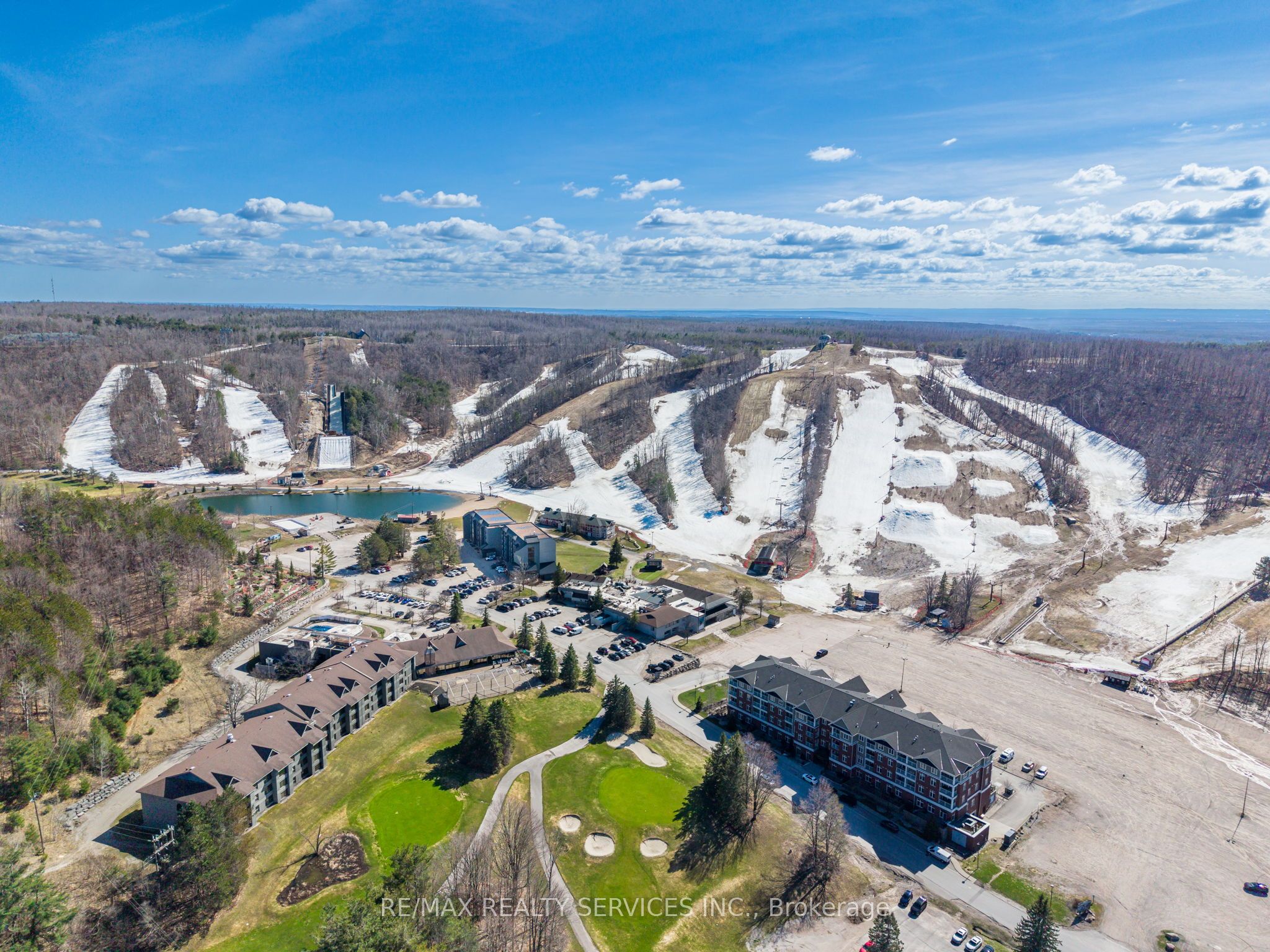 Unit 501 - 80 Horseshoe Boulevard, Oro-Medonte 2