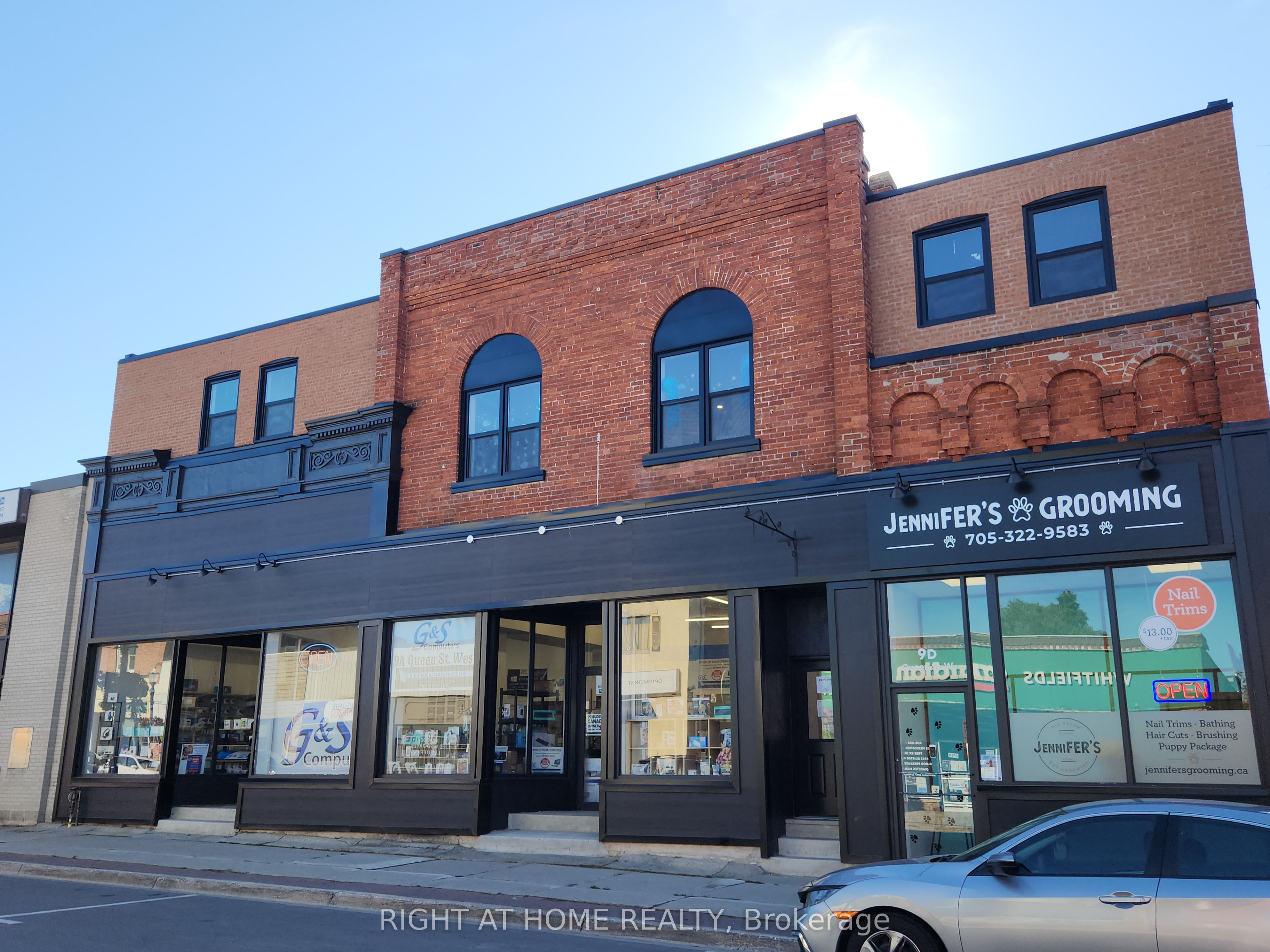 Unit 203 - 9 Queen Street W, Springwater 1
