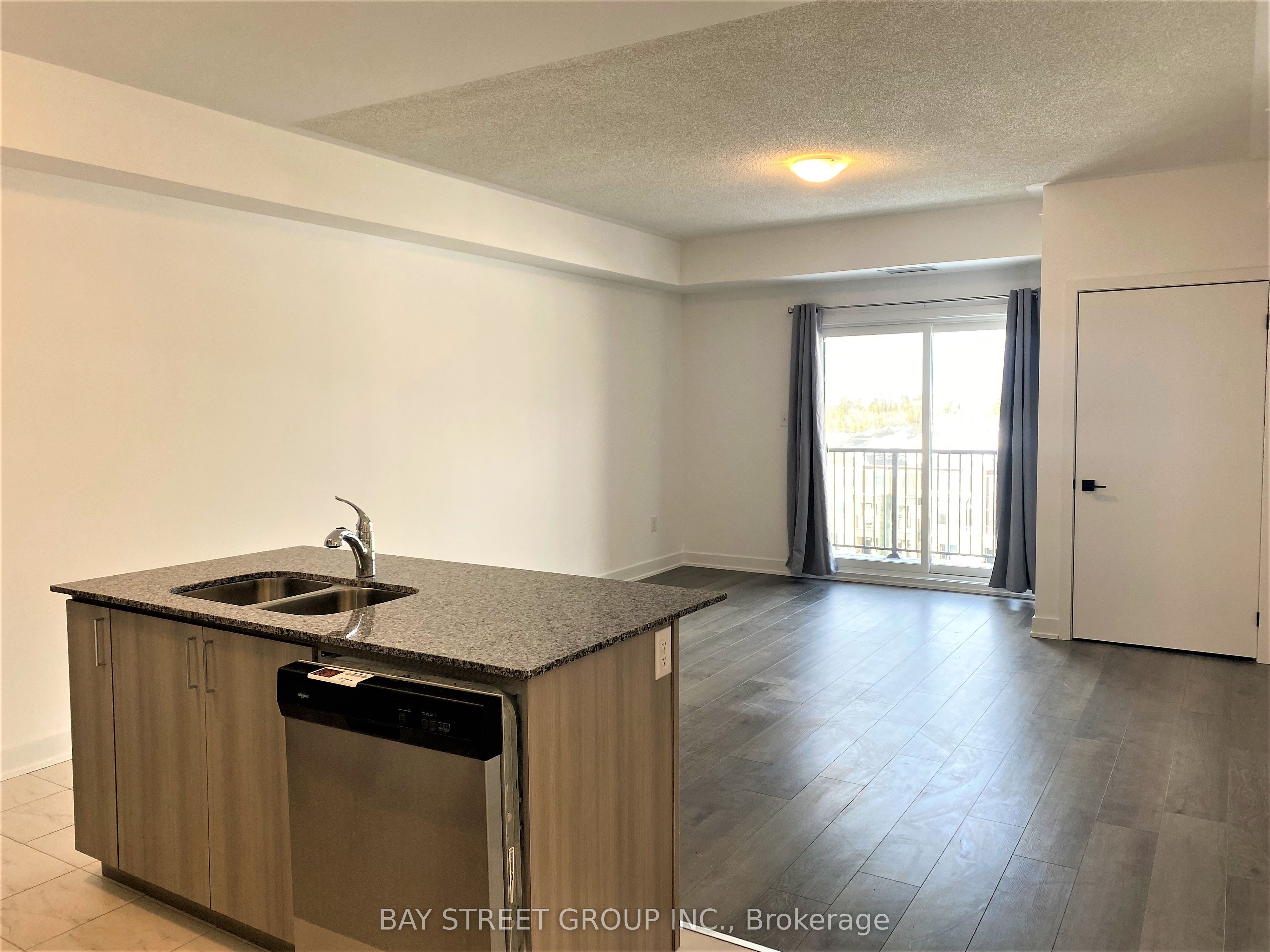 Unit 414 - 4 Spice Way, Barrie 3