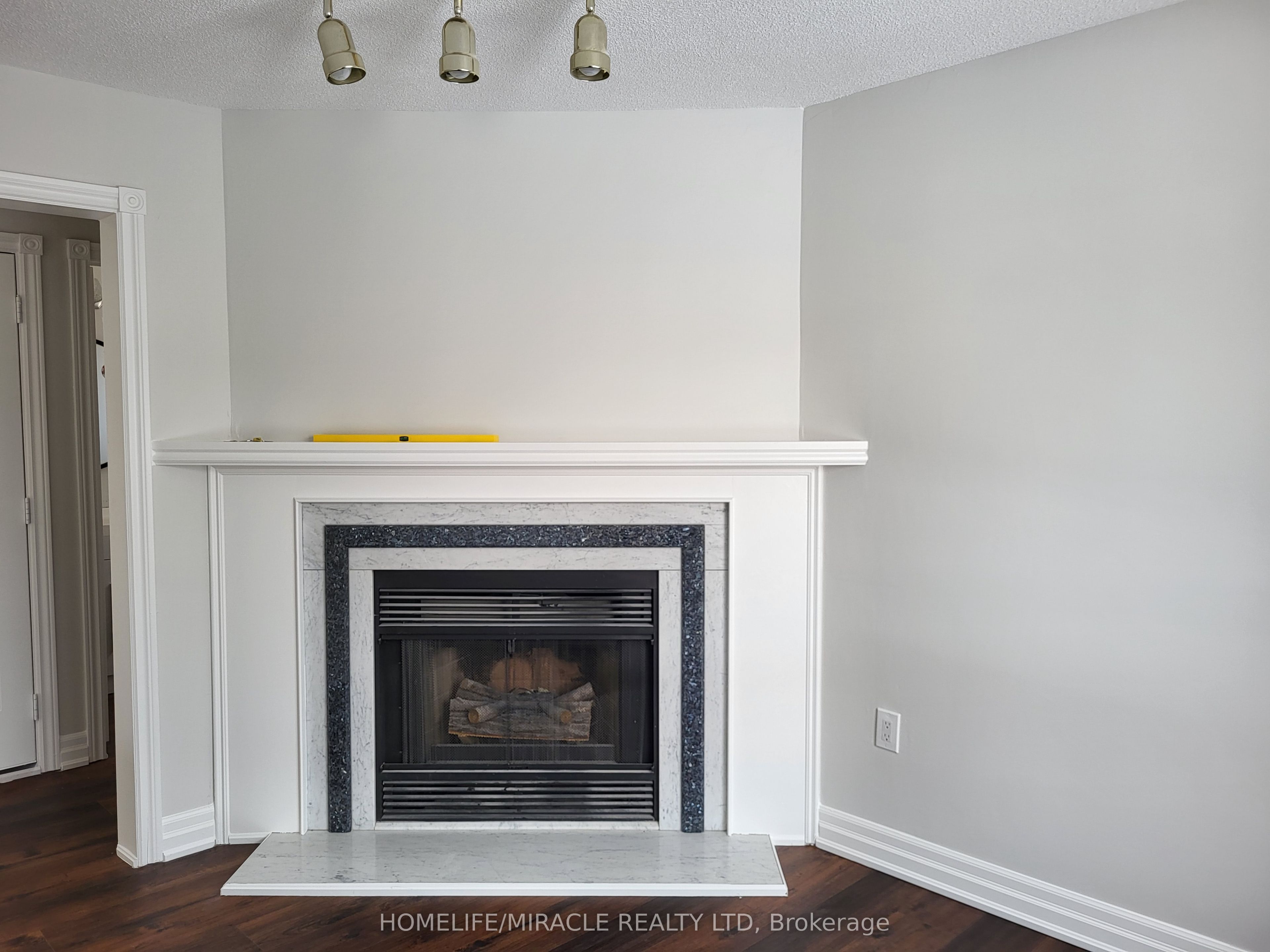 26 Brushwood Crescent, Barrie 3