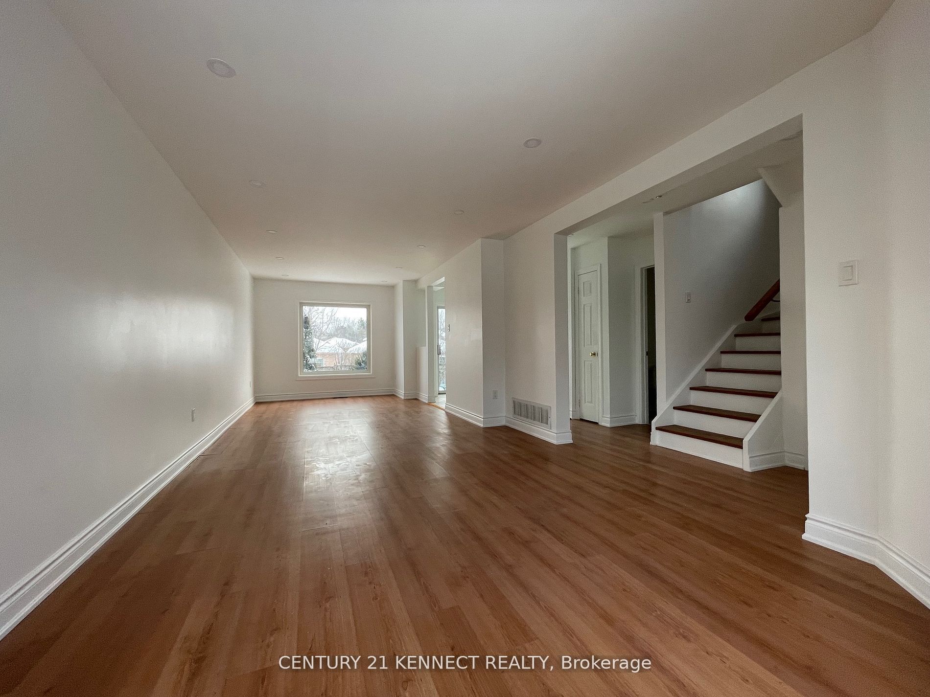 35 Drake Drive, Barrie 2