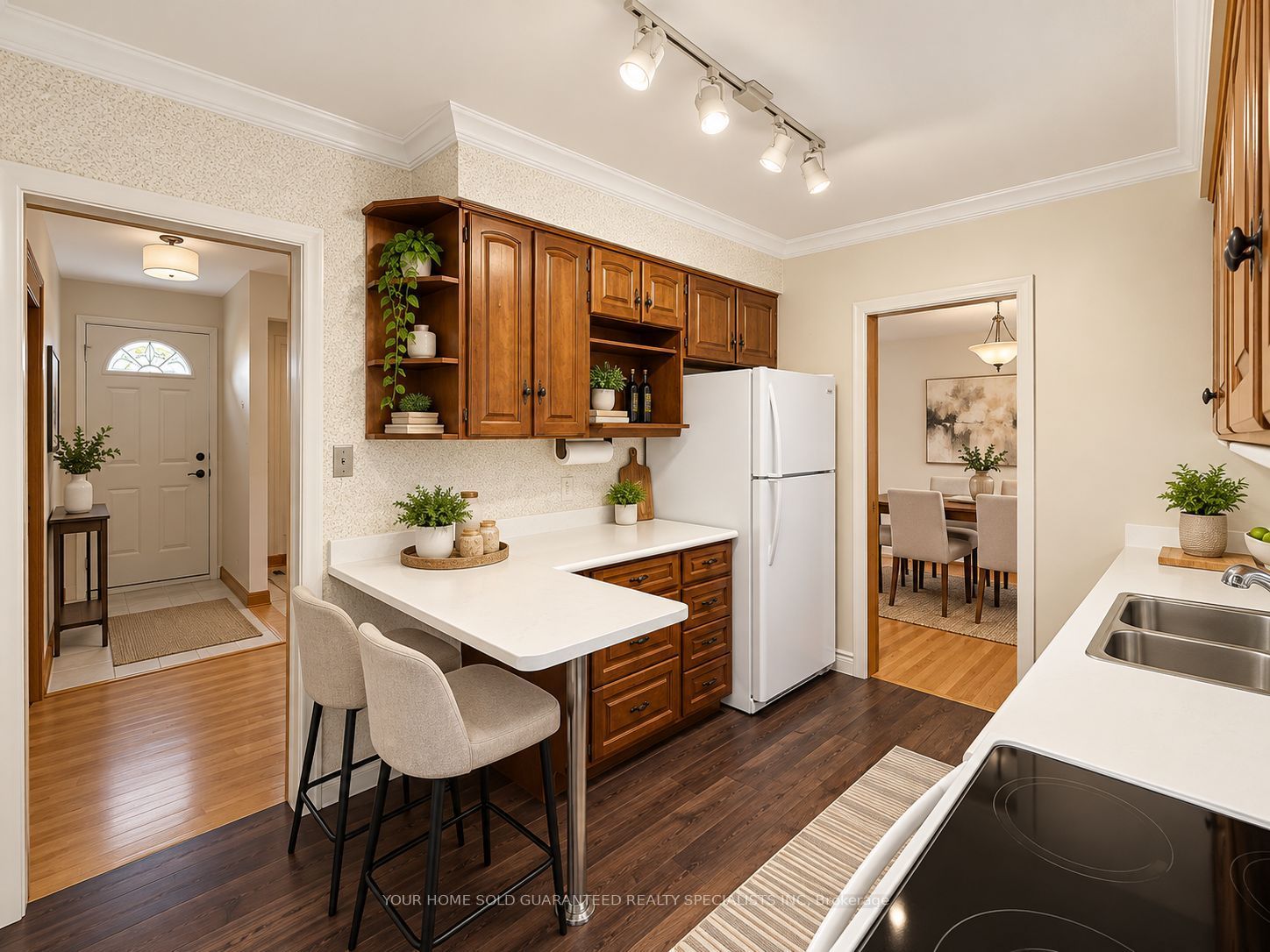 Unit Main Floor - 37 Downsview Drive, Barrie 2