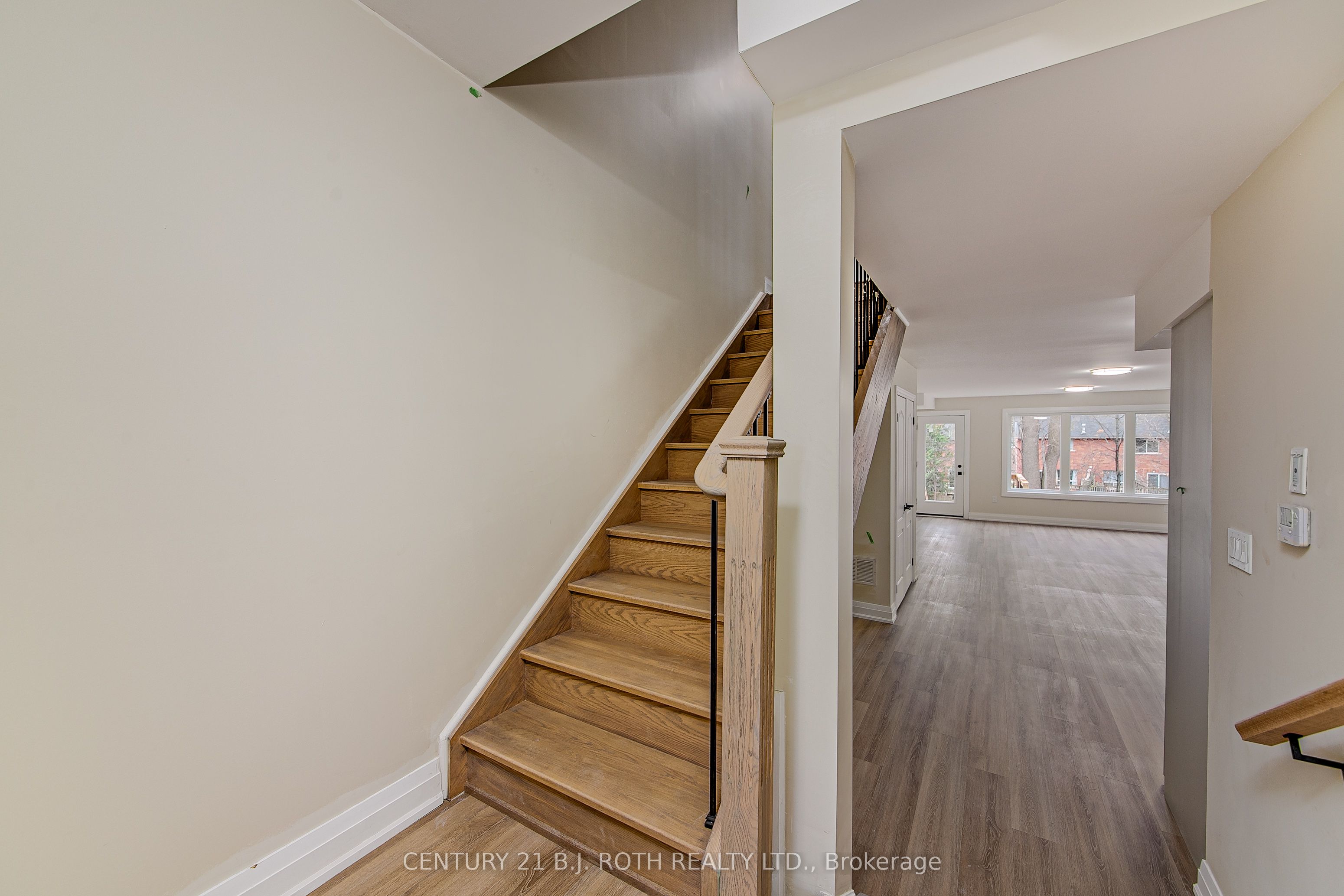Unit 6 - 98 Peel Street, Barrie 5