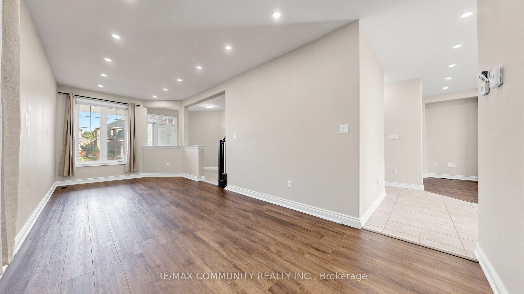 53 Jewel House Lane, Barrie 4