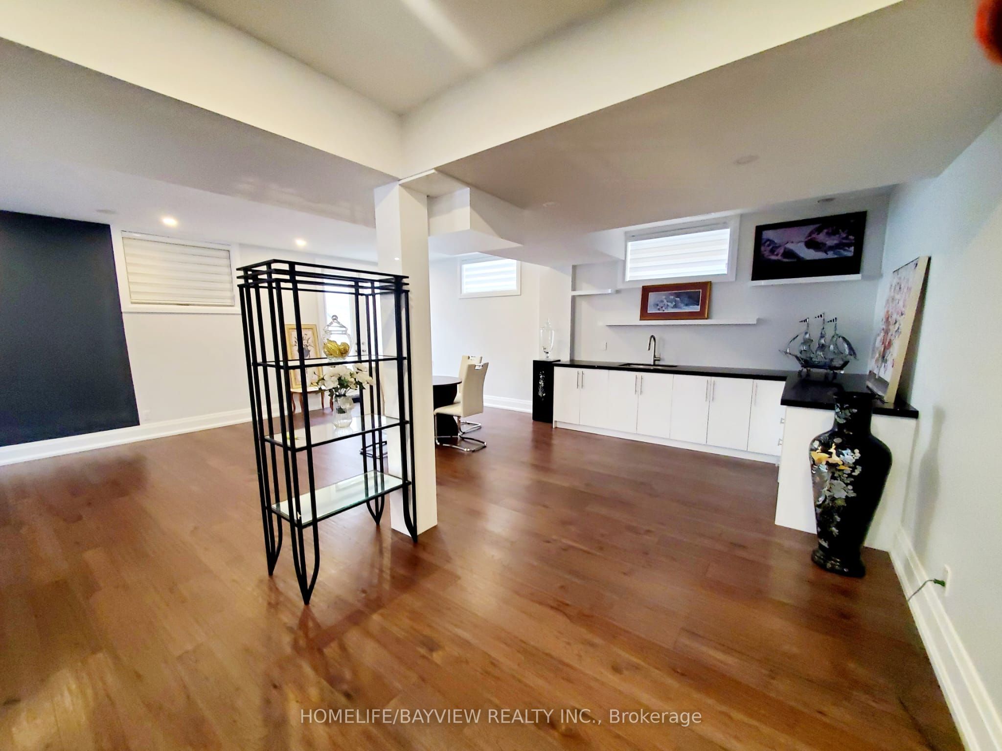 Unit lower level - 11 walnut Crescent, Etobicoke 4