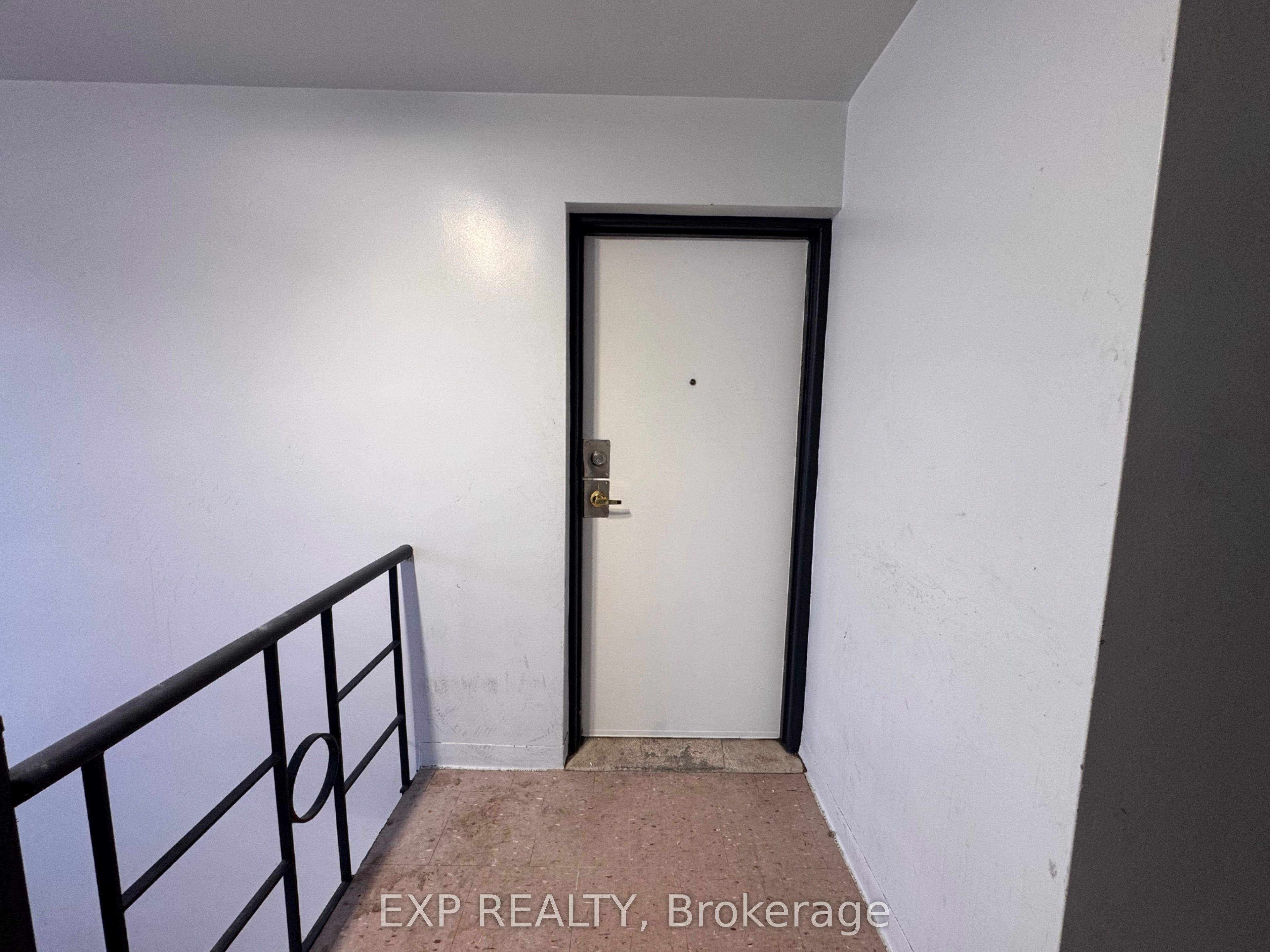 Unit 1 - 256 Lakeshore Road E, Mississauga 5