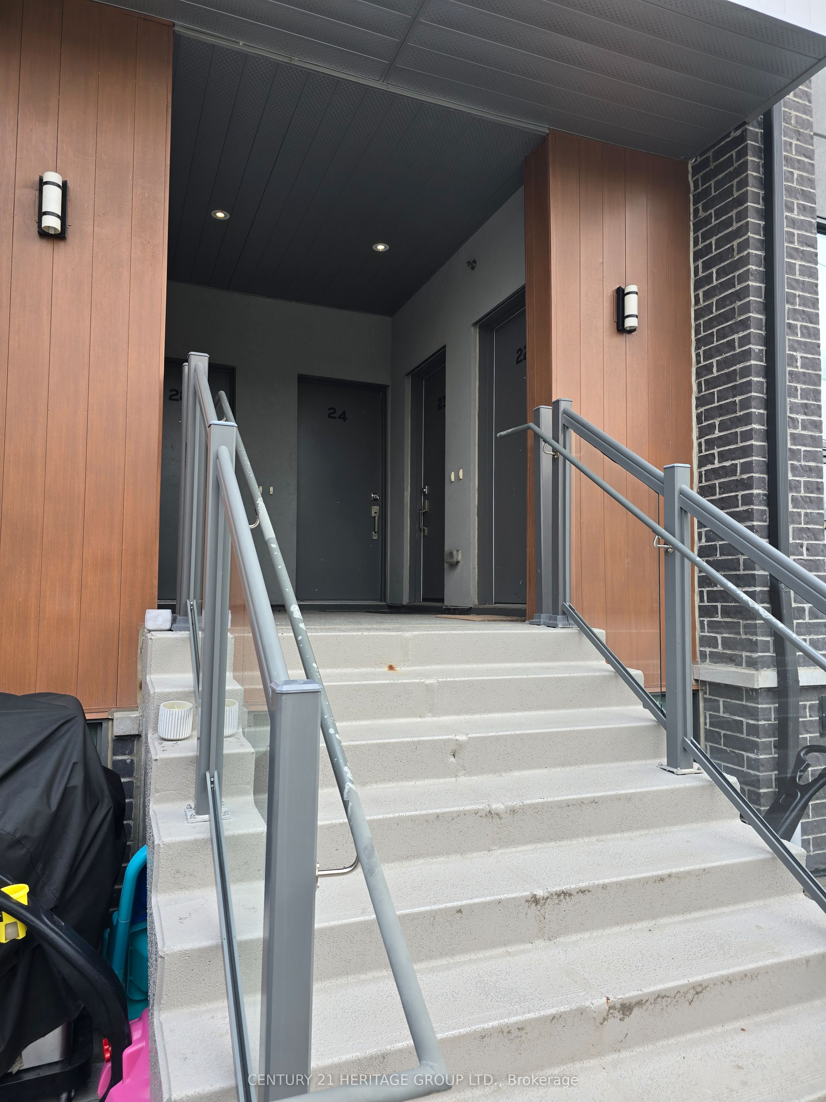 Unit 22 - 680 Atwater Avenue, Mississauga 3