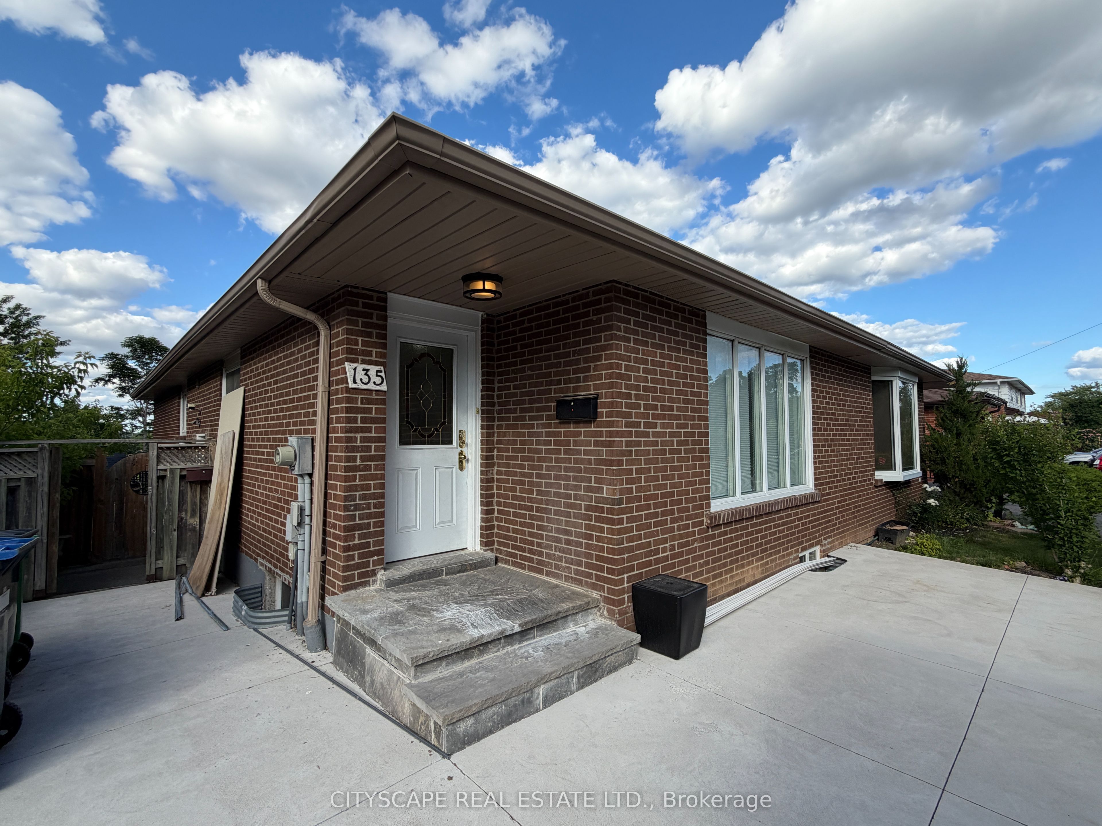 Unit Upper - 135 Bonham Boulevard, Mississauga 3