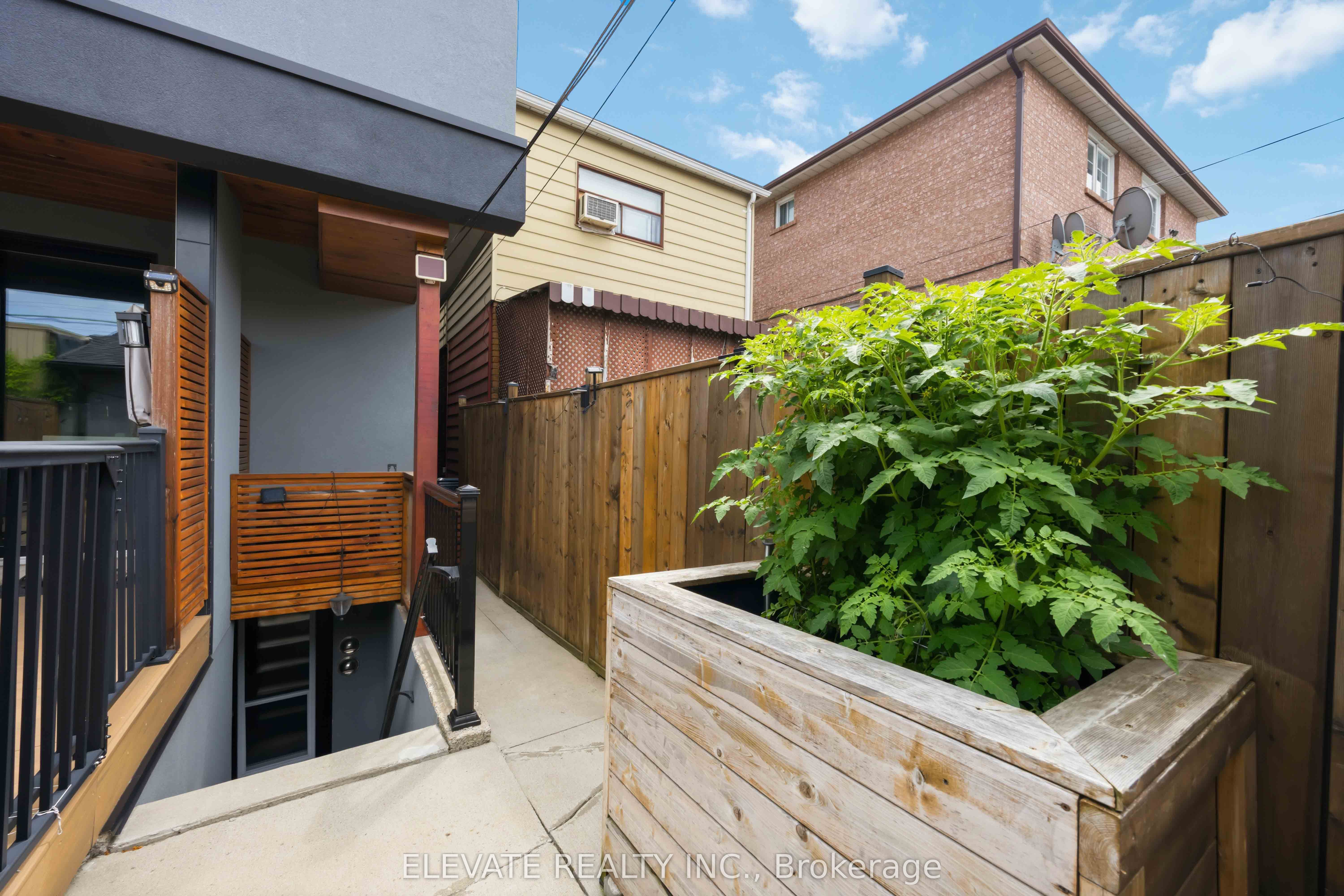 Unit Basement - 220 Gilbert Avenue, Toronto 3