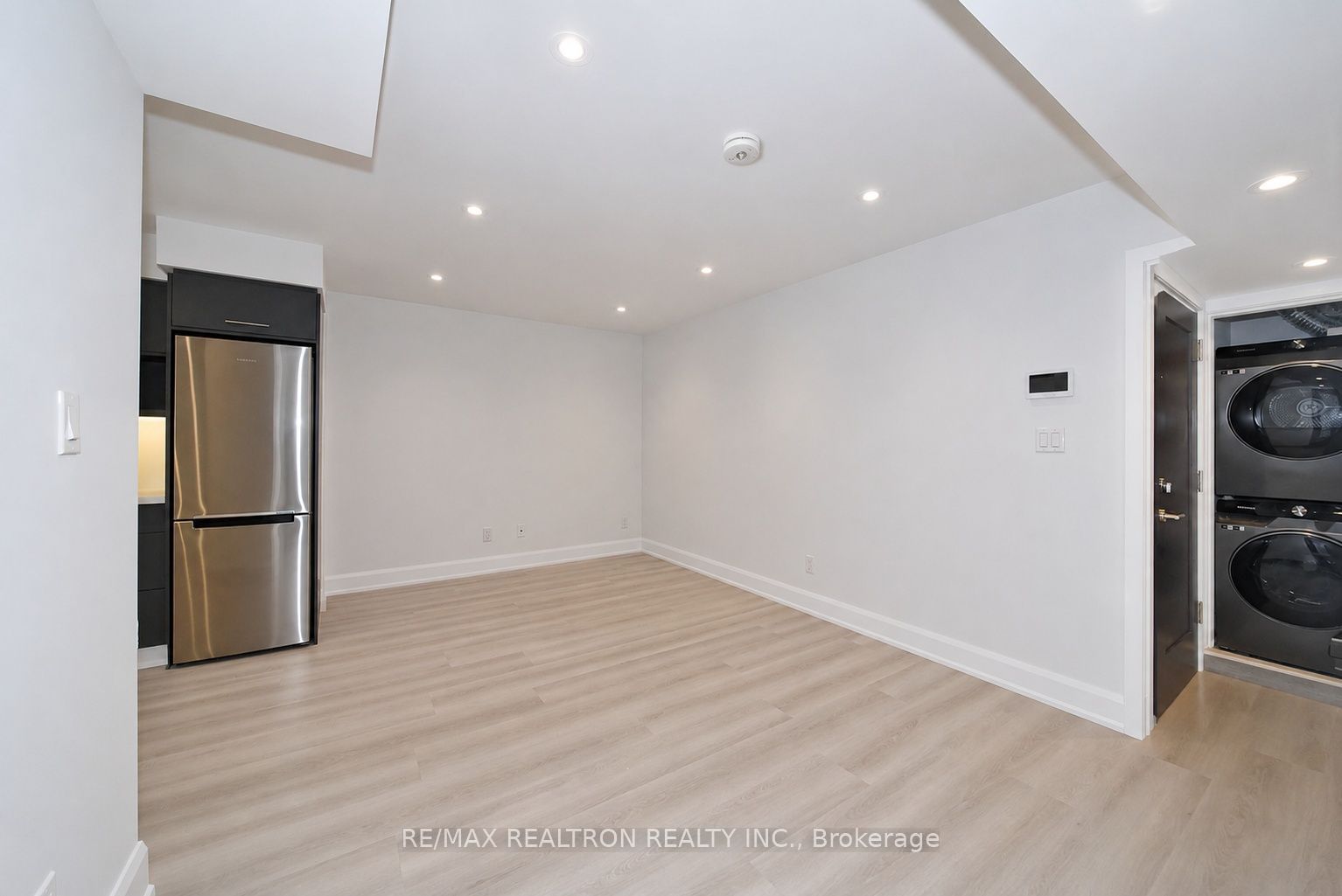 Unit 4 - 230 Boon Avenue, Toronto 4