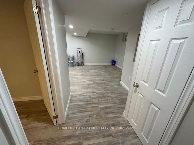 542 Wingrove Crescent, Oakville 4