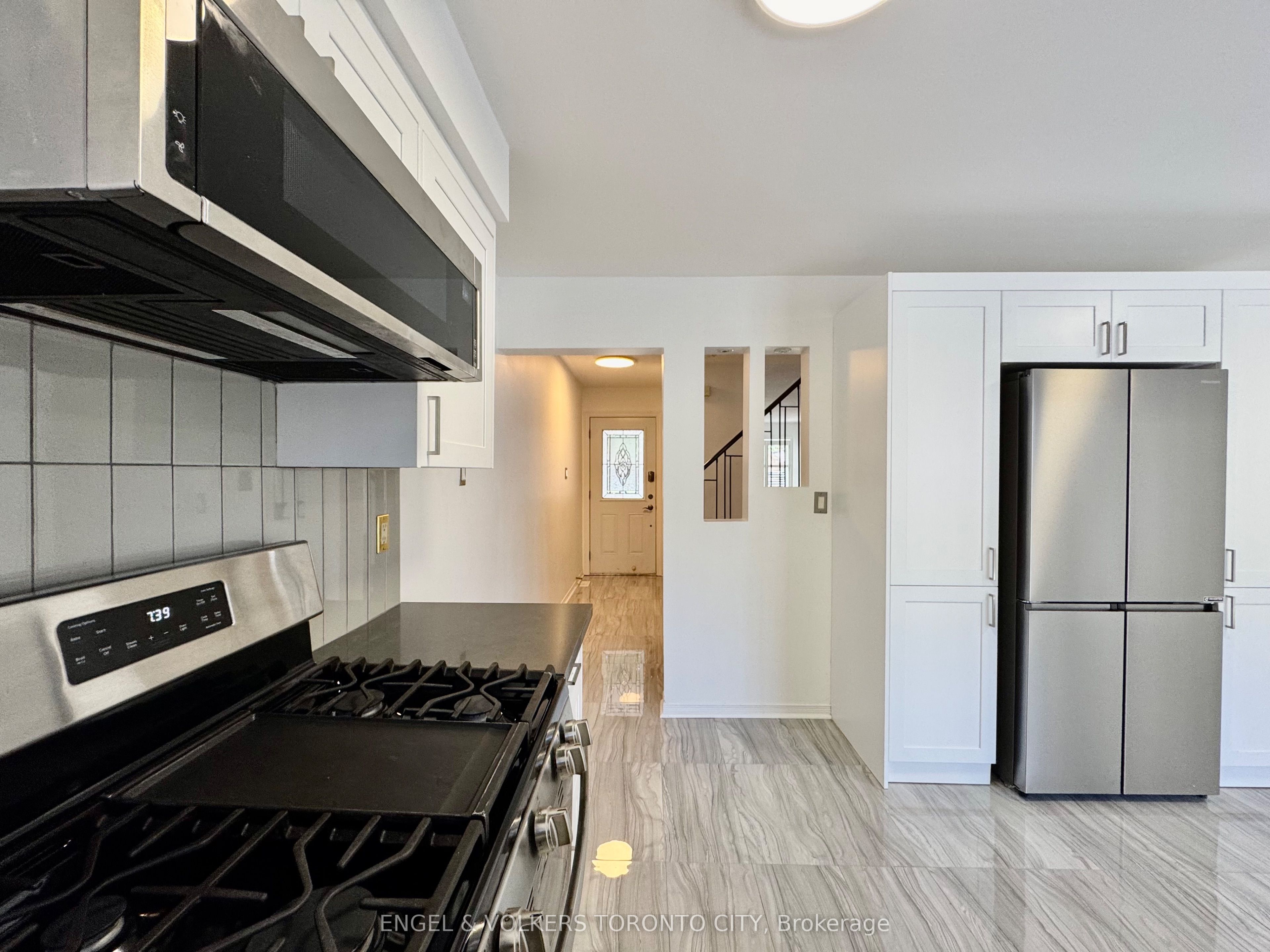 2052 Oak Bliss Crescent, Oakville 4