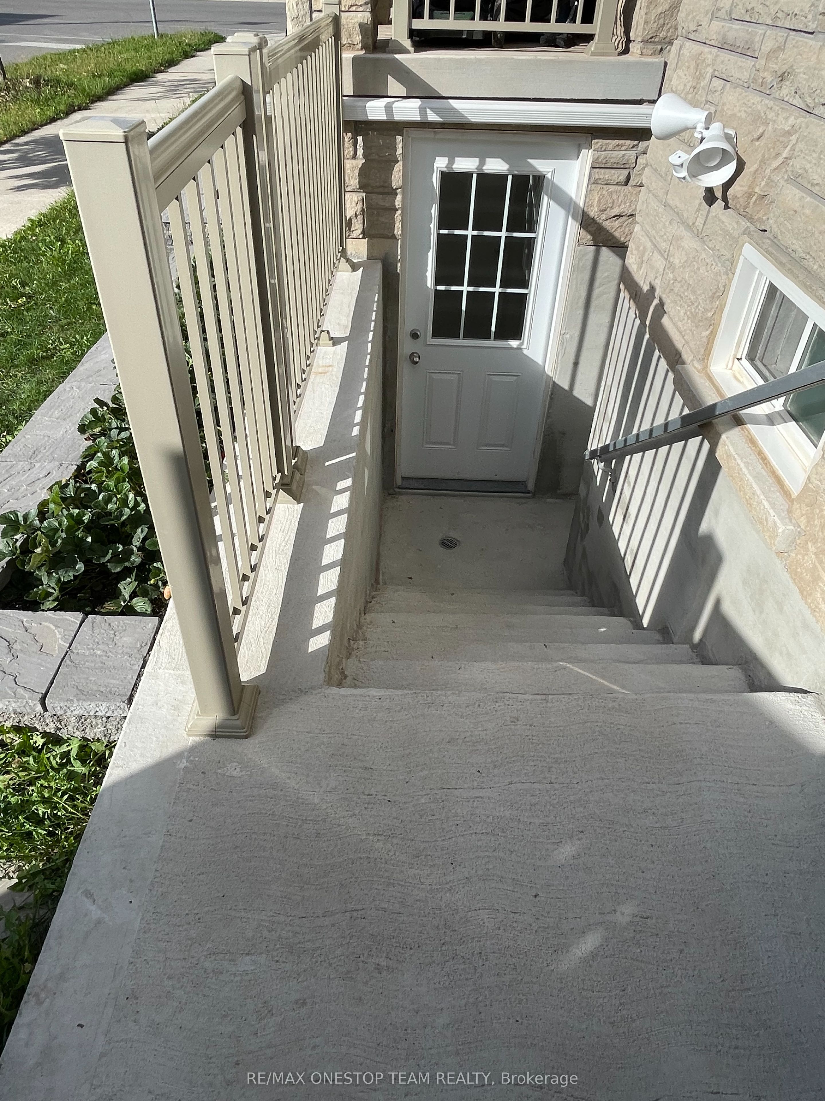 Unit Lower - 3117 River Rock Path, Oakville 3