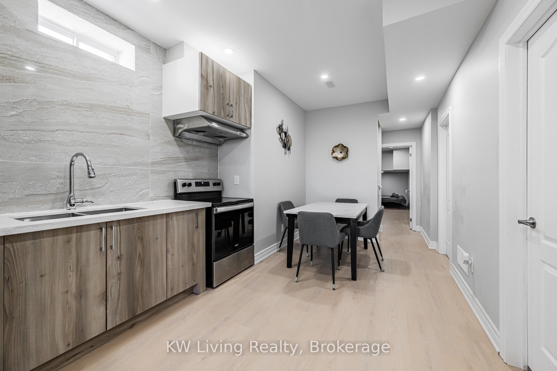Unit Basement - 72 bermondsey Way, Brampton 4