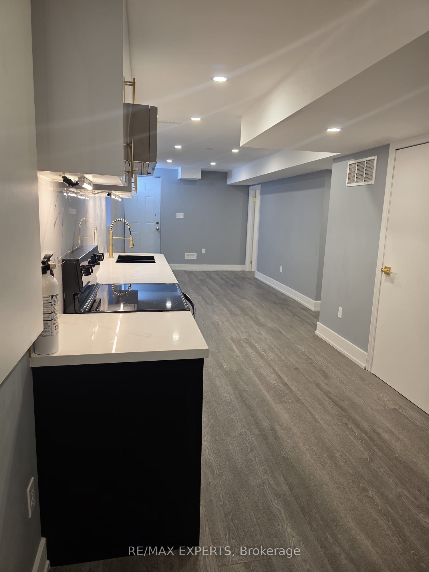 Unit Bsmt - 3 Appleaire Crescent, Brampton 3