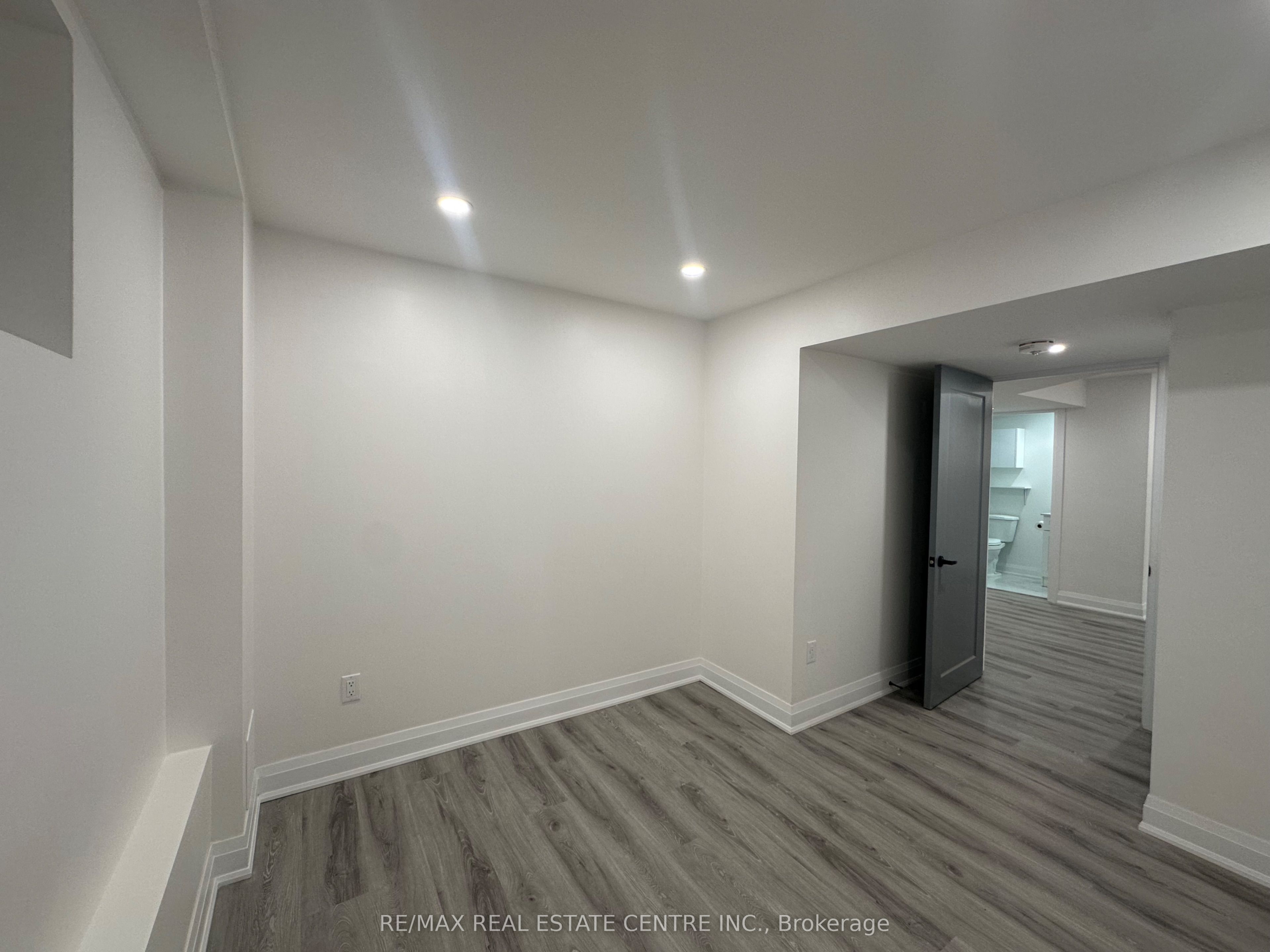 Unit Basement Apartment - 23 Oblate Crescent, Brampton 5