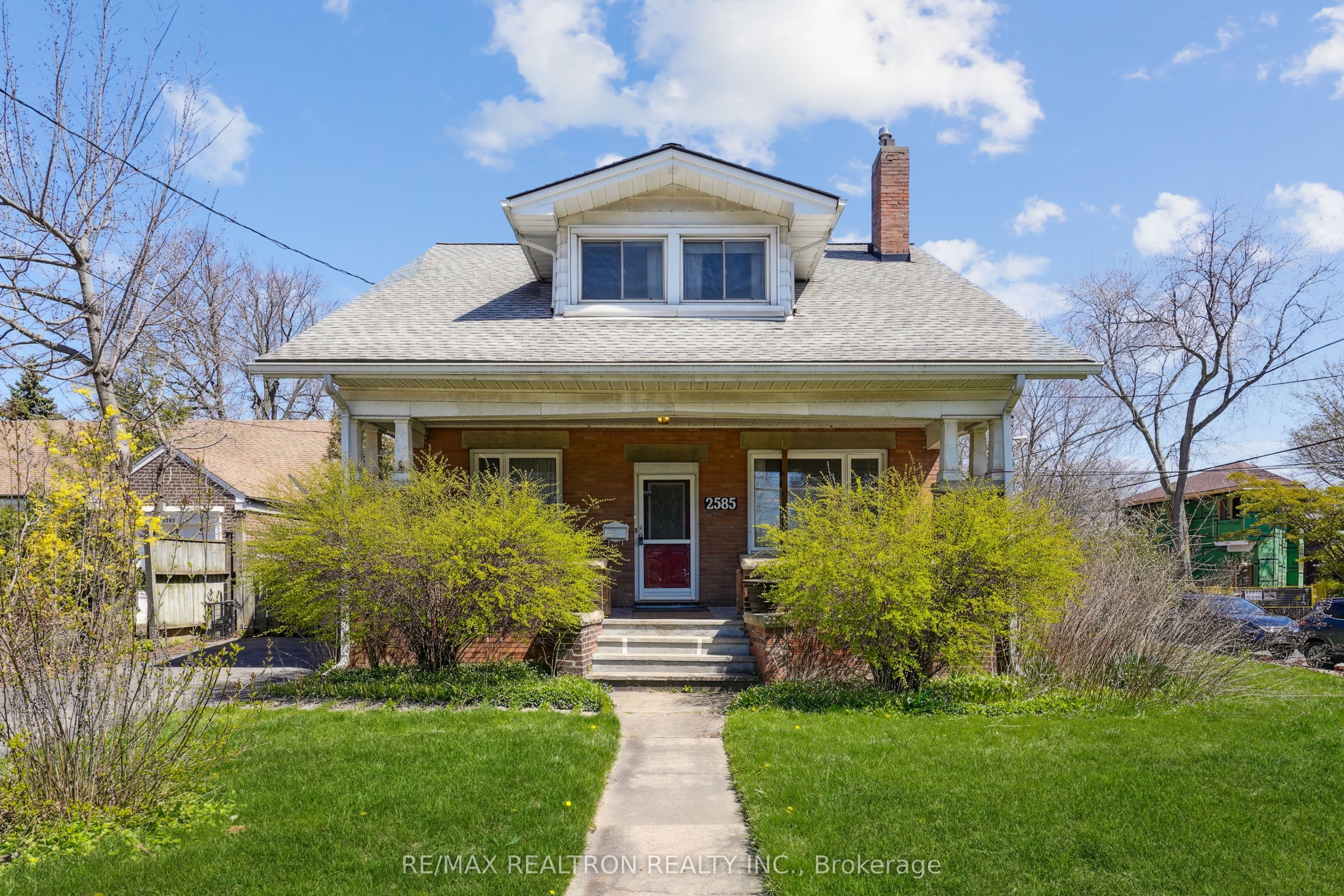 Unit Lower Level - 2585 Lake Shore Boulevard W, Etobicoke 2