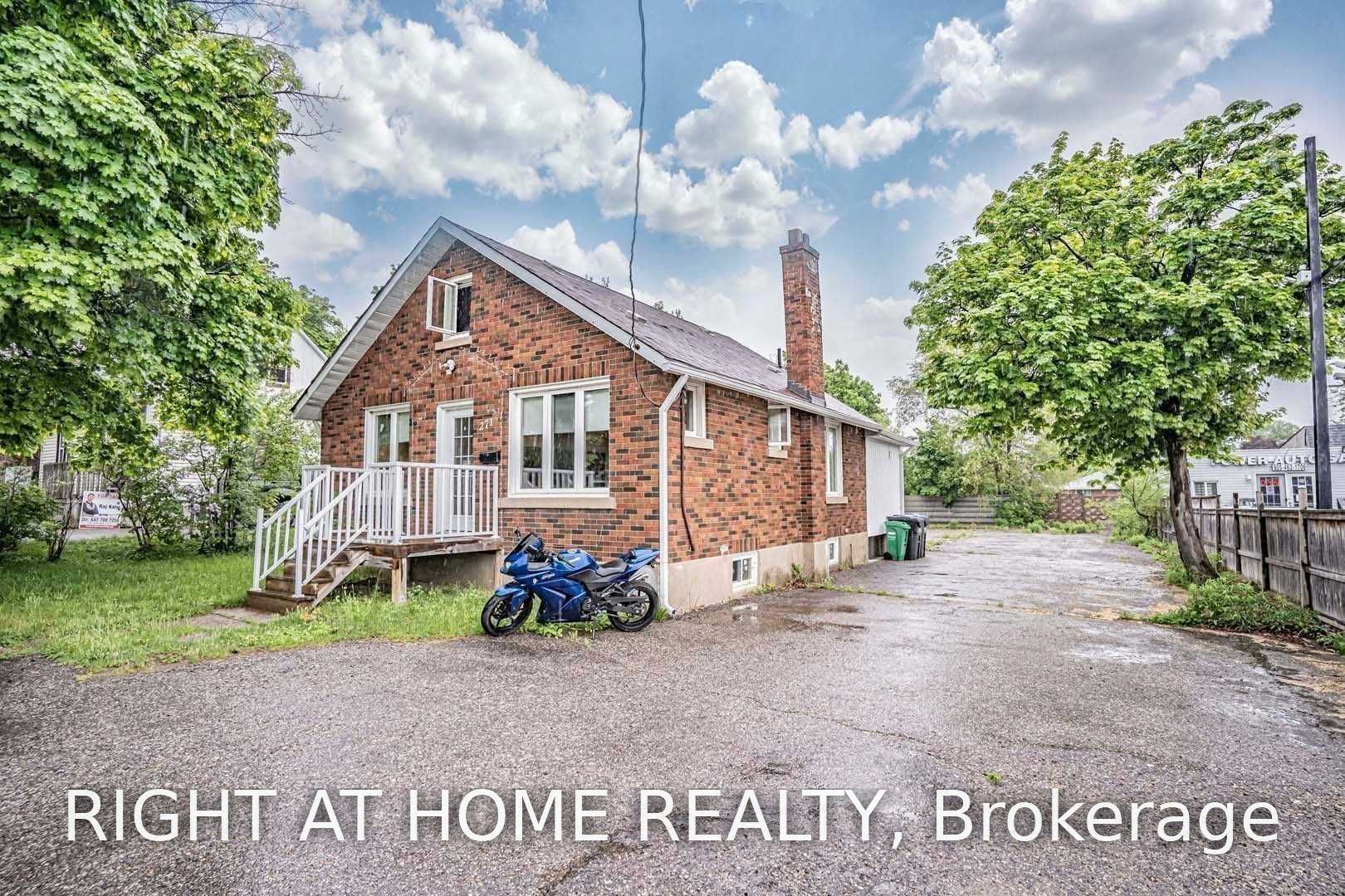 271 Queen Street, Brampton 2