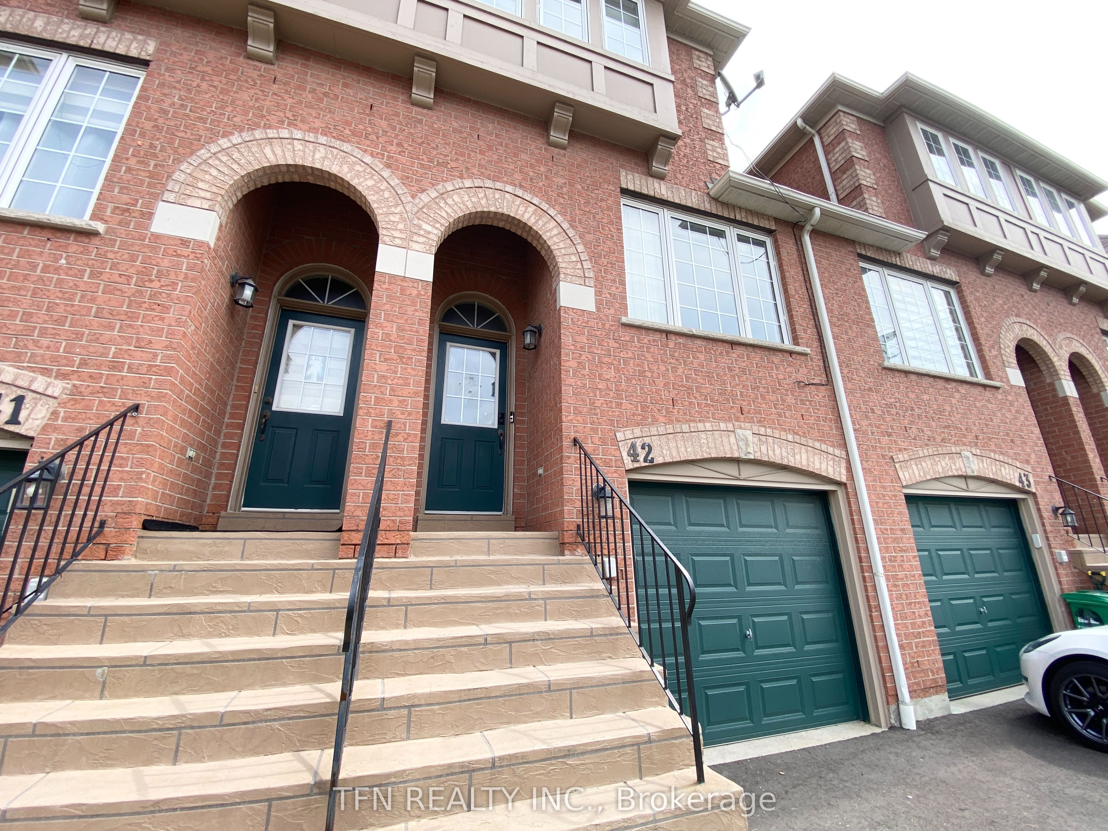 Unit 42 - 3020 Cedarglen Gate, Mississauga 3