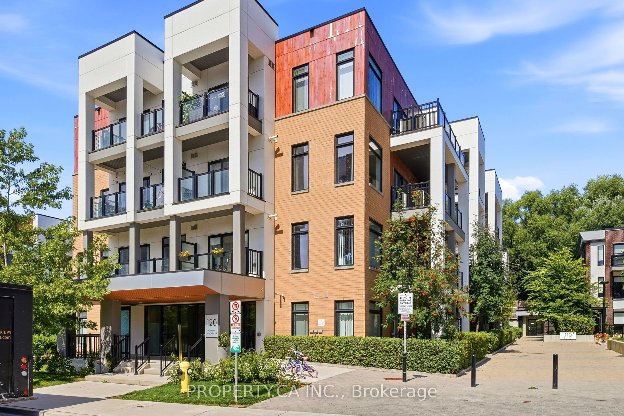 Unit 309 - 120 Canon Jackson Drive, Toronto 3