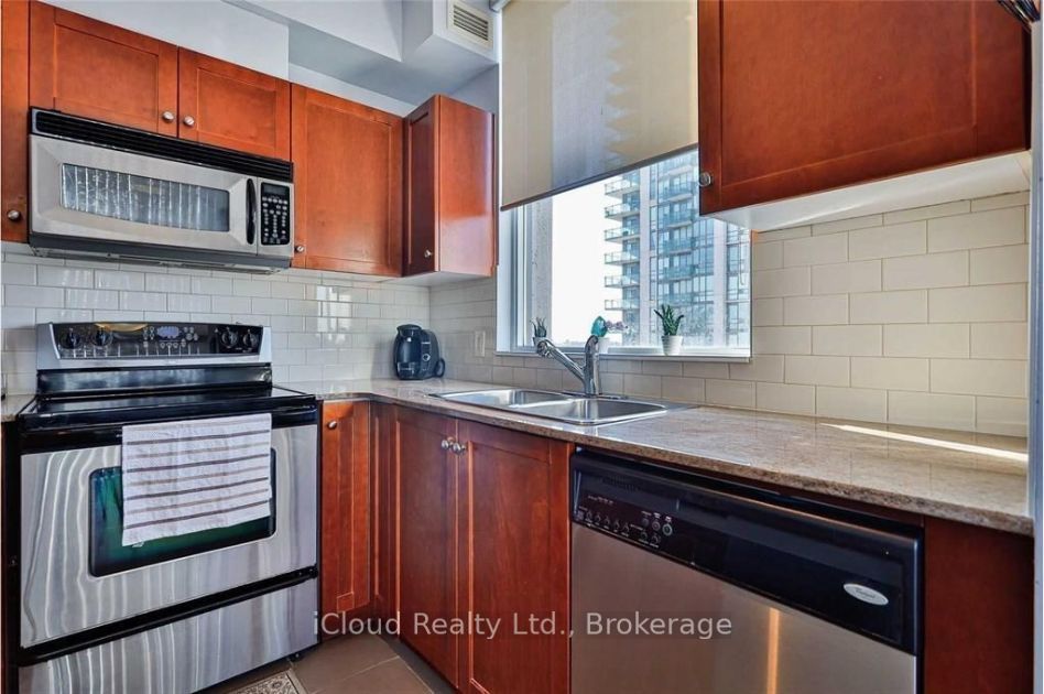 Unit 807 - 3504 Hurontario Street, Mississauga 5