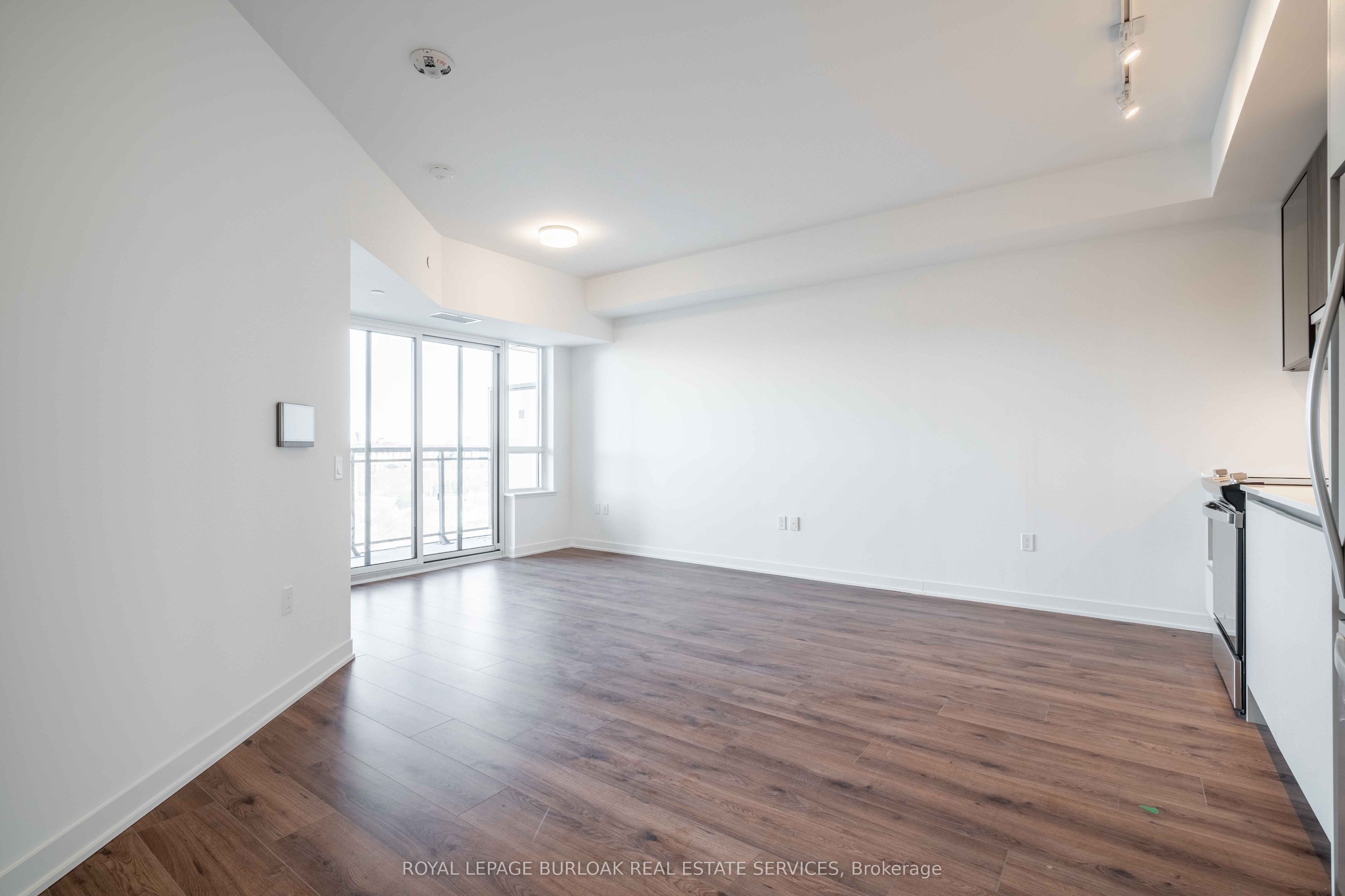 Unit 437 - 395 Dundas Street, Oakville 4