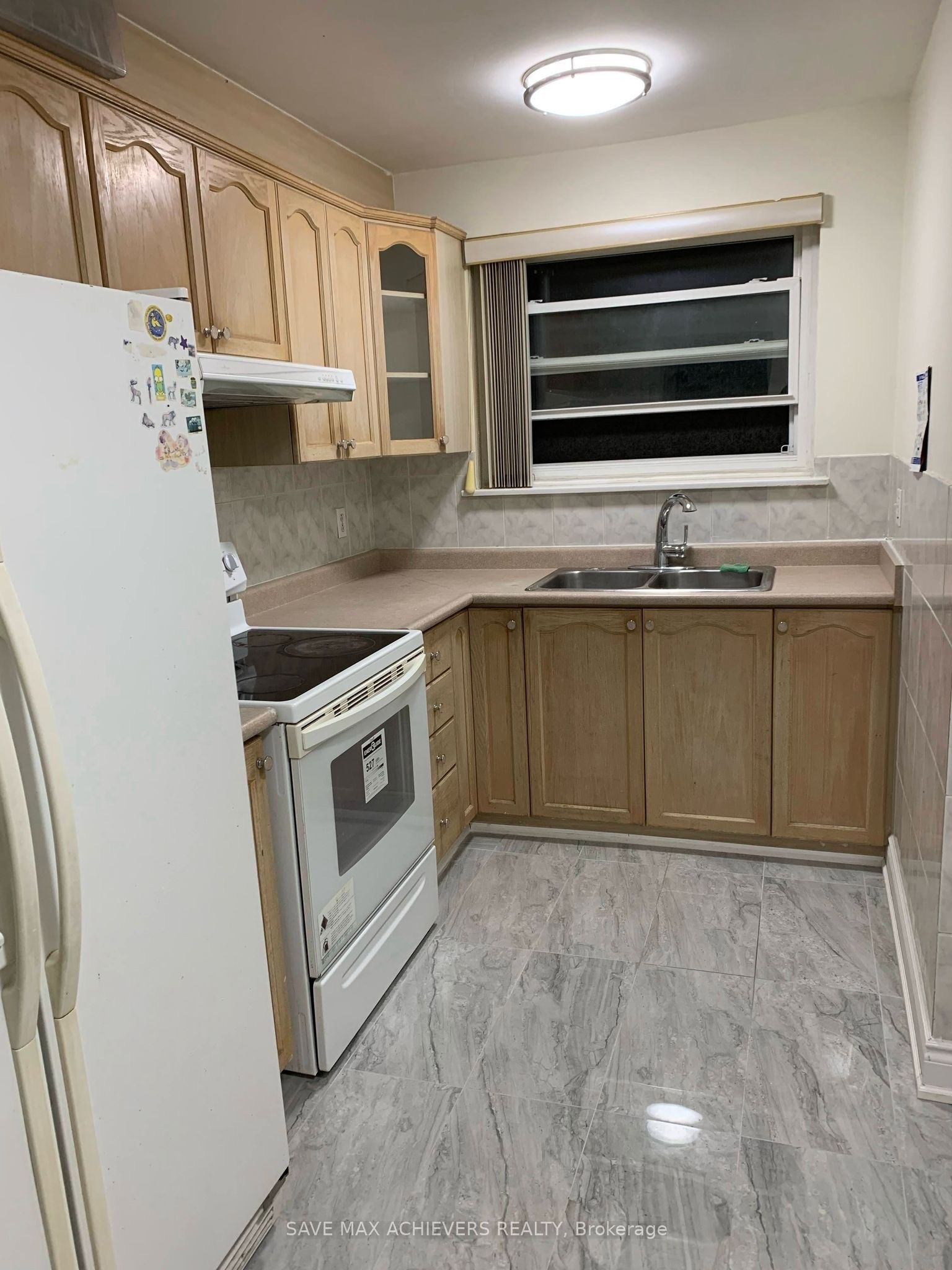 44 Strathavon Drive, Etobicoke 4