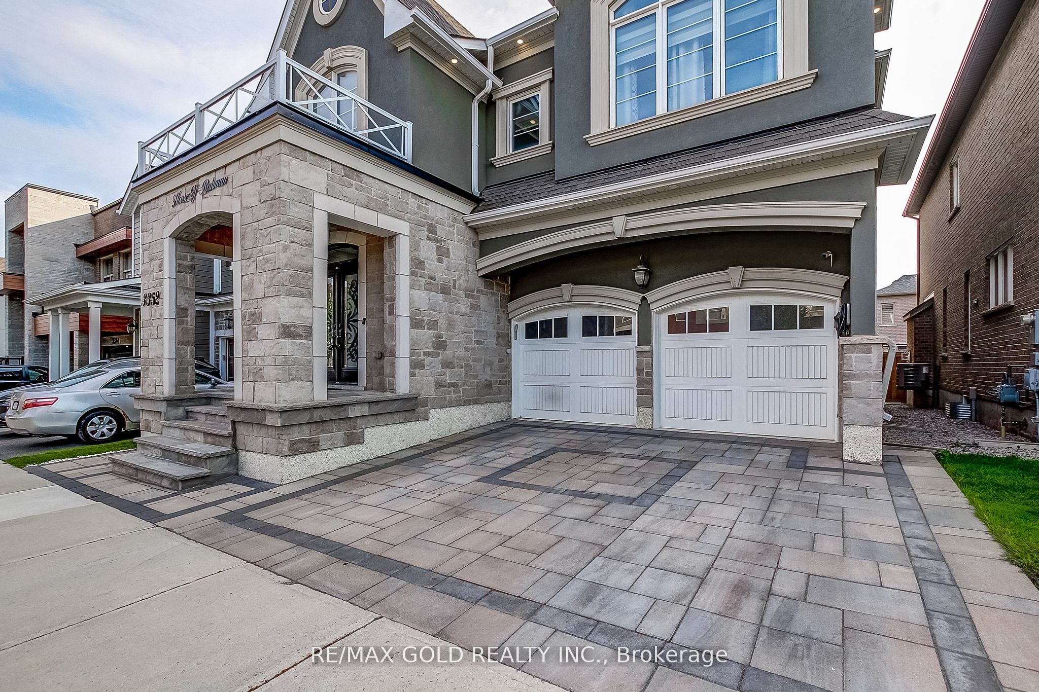 3352 Vernon Powell Drive, Oakville 3