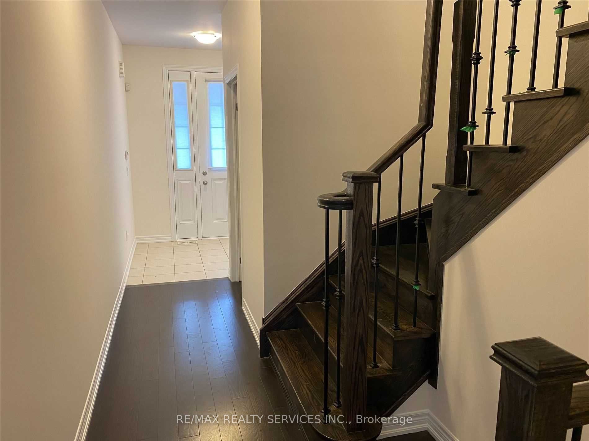 43 Hogan Manor Drive, Brampton 3