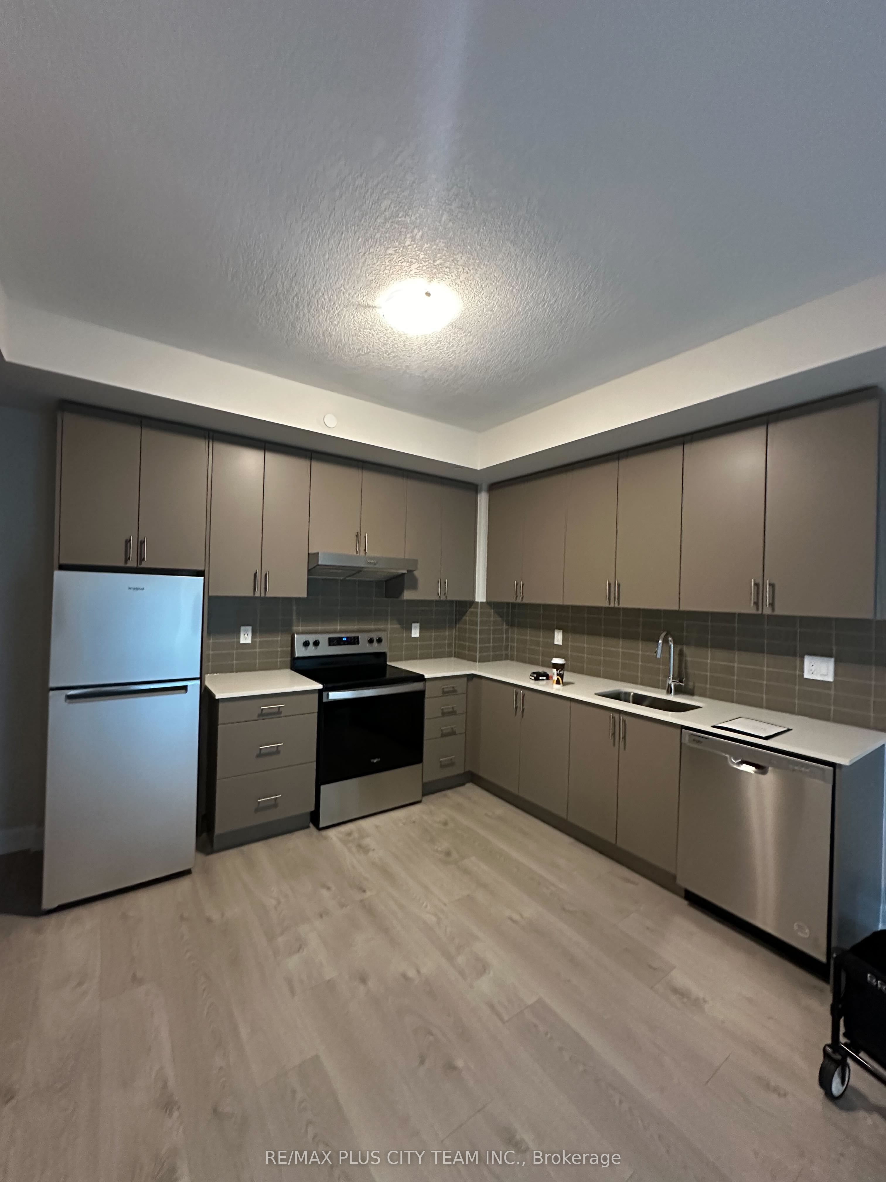 Unit 1606 - 3220 William Coltson Avenue, Oakville 4