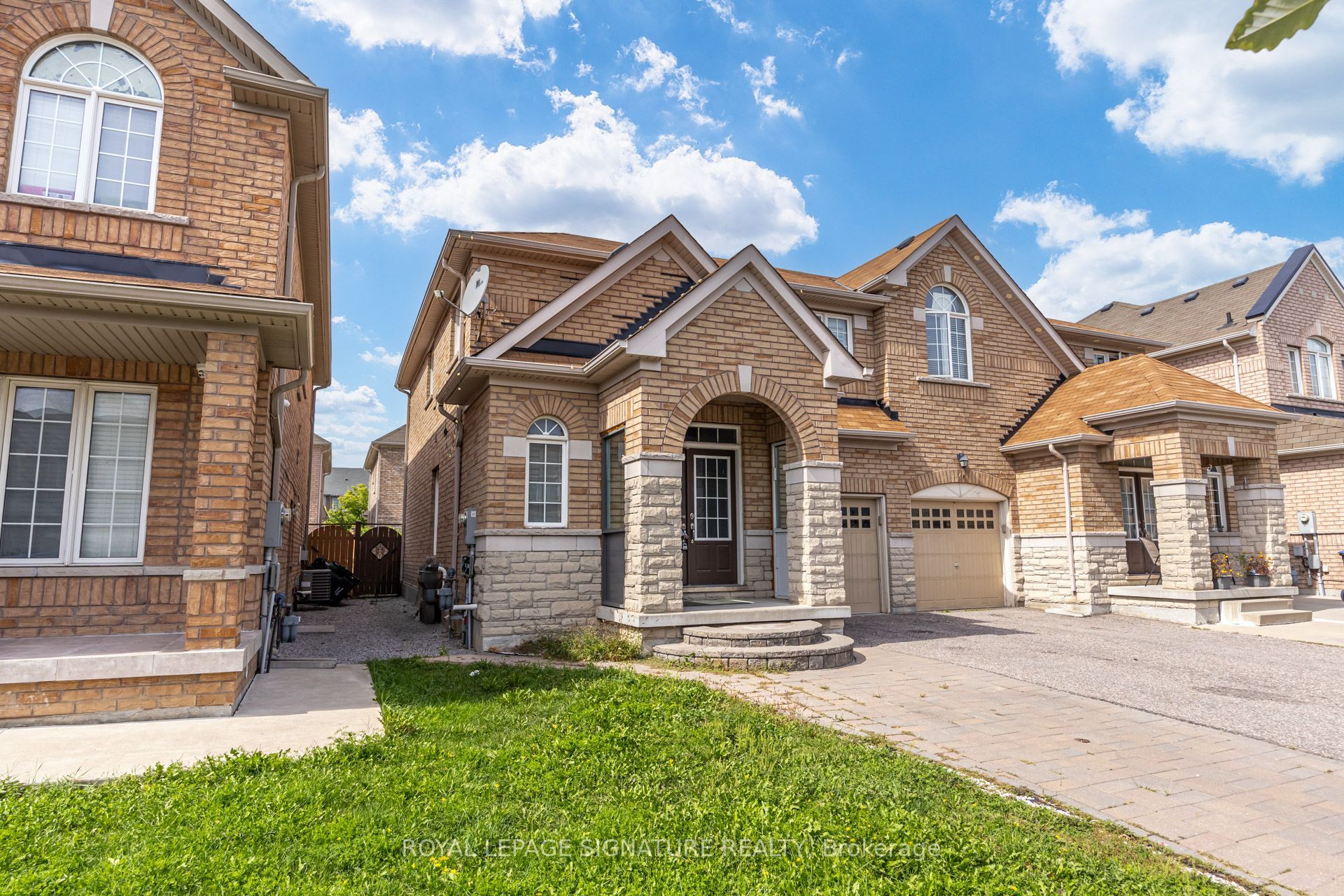 Unit Upper - 42 Daden Oaks Drive, Brampton 3