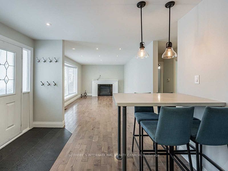 525 Dynes Road, Burlington 2