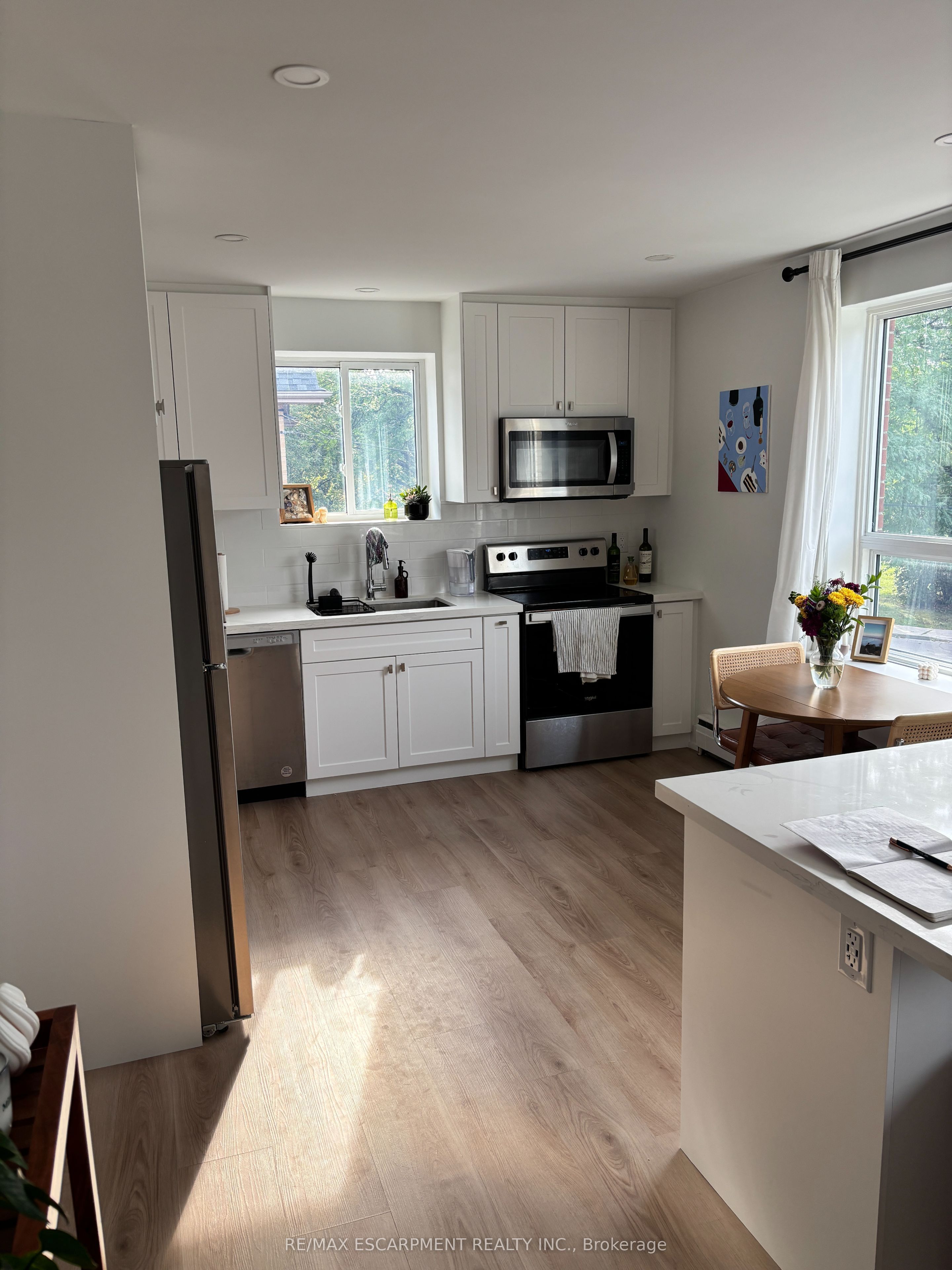 Unit 4 - 2160 Ghent Avenue, Burlington 2