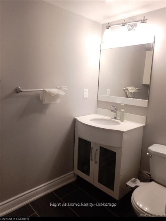 Unit 121 - 1300 Marlborough Court, Oakville 5