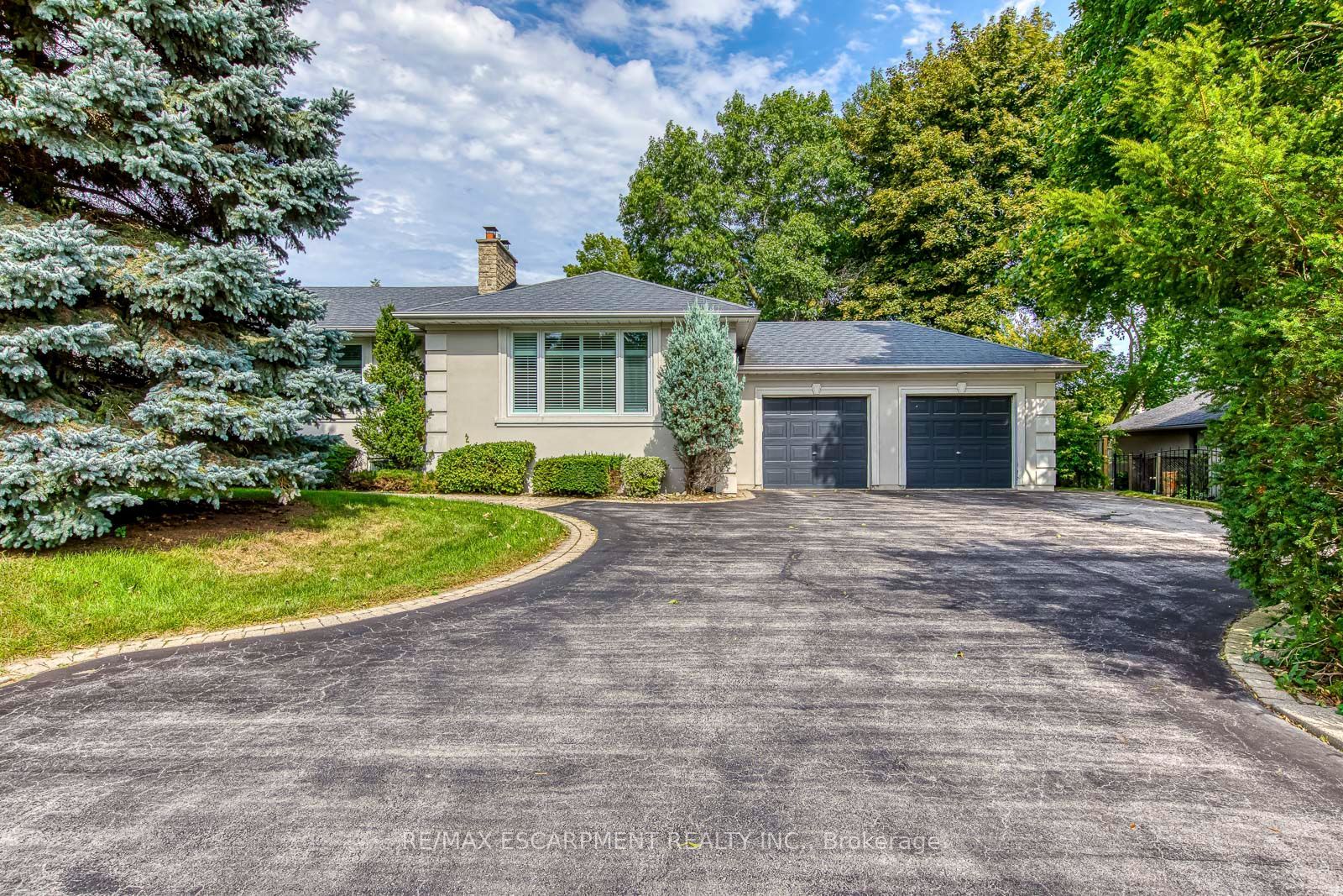 281 Pinehurst Drive, Oakville 3